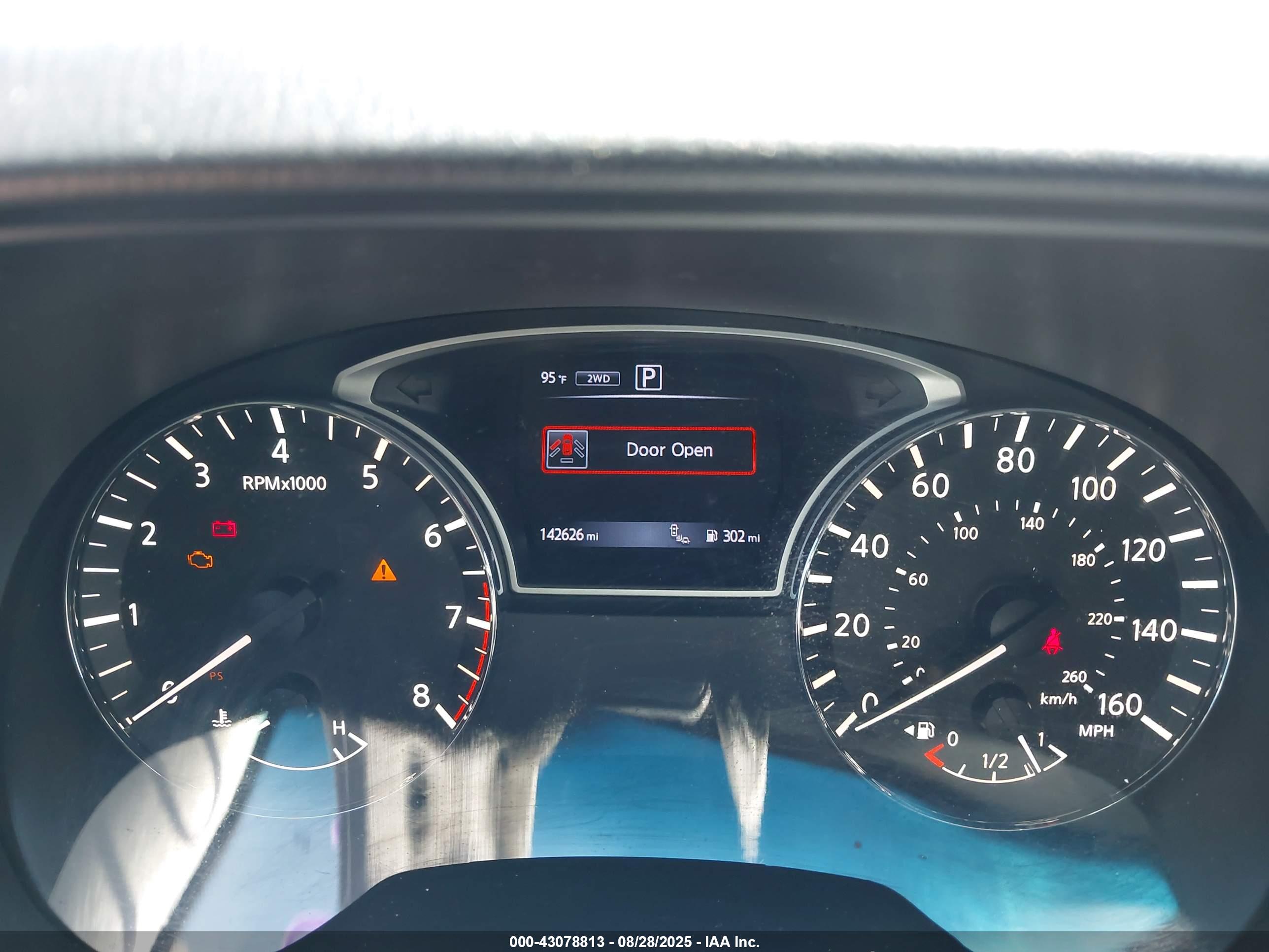 NISSAN PATHFINDER image 7