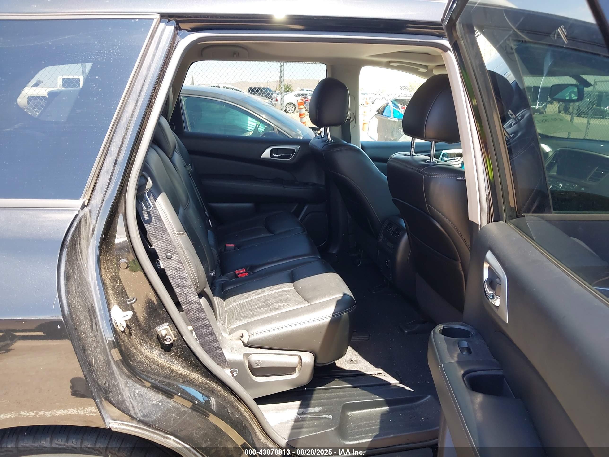 NISSAN PATHFINDER image 8