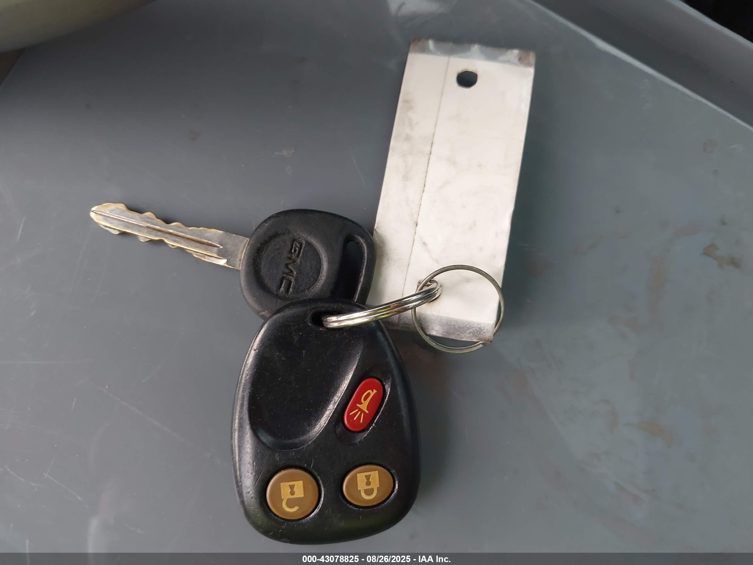 GMC YUKON image 11