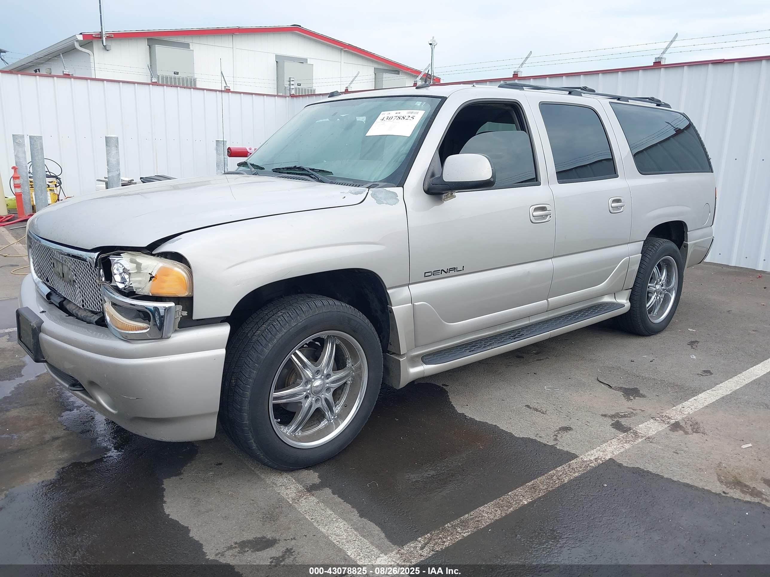 GMC YUKON image 2