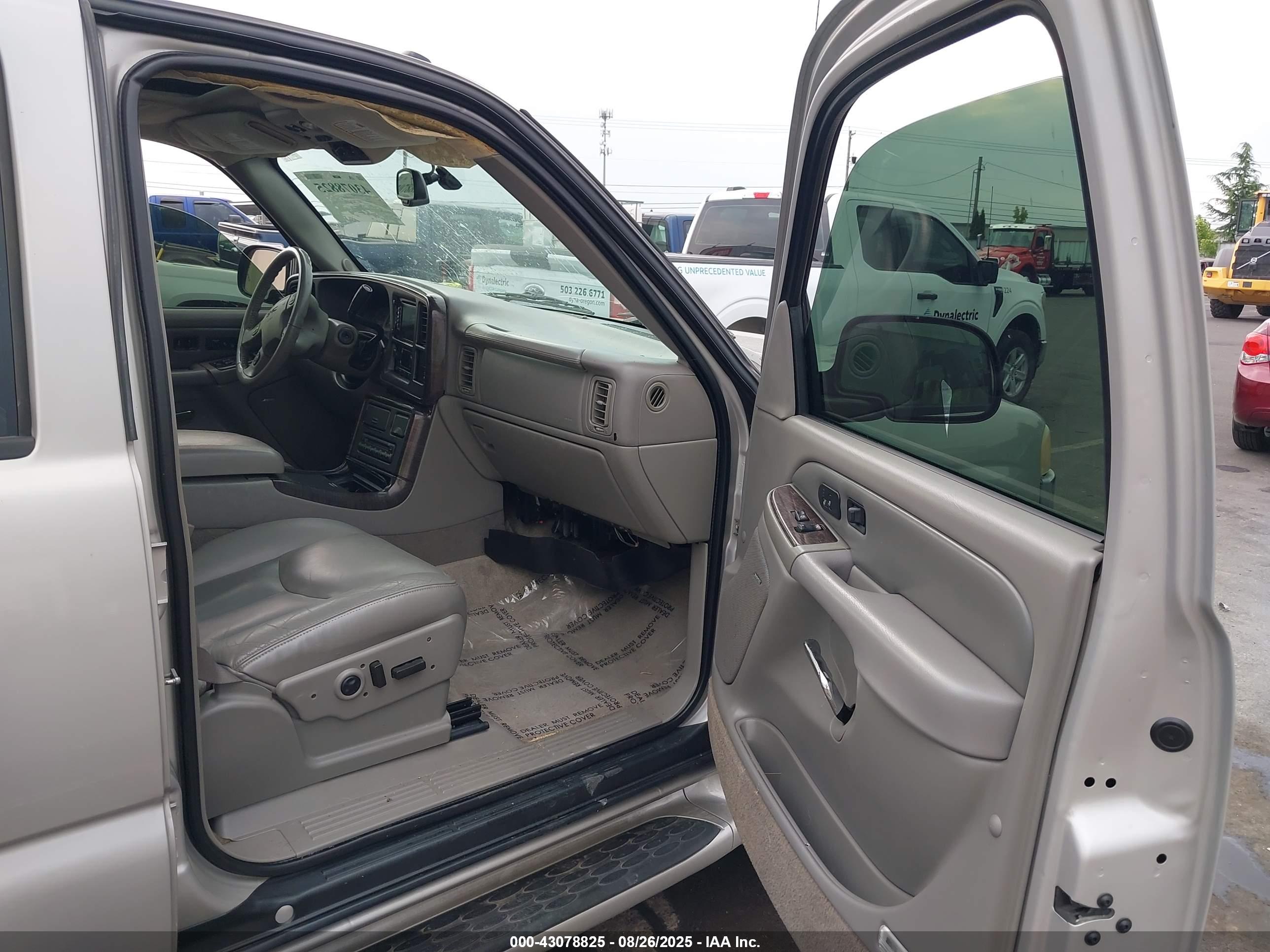 GMC YUKON image 5