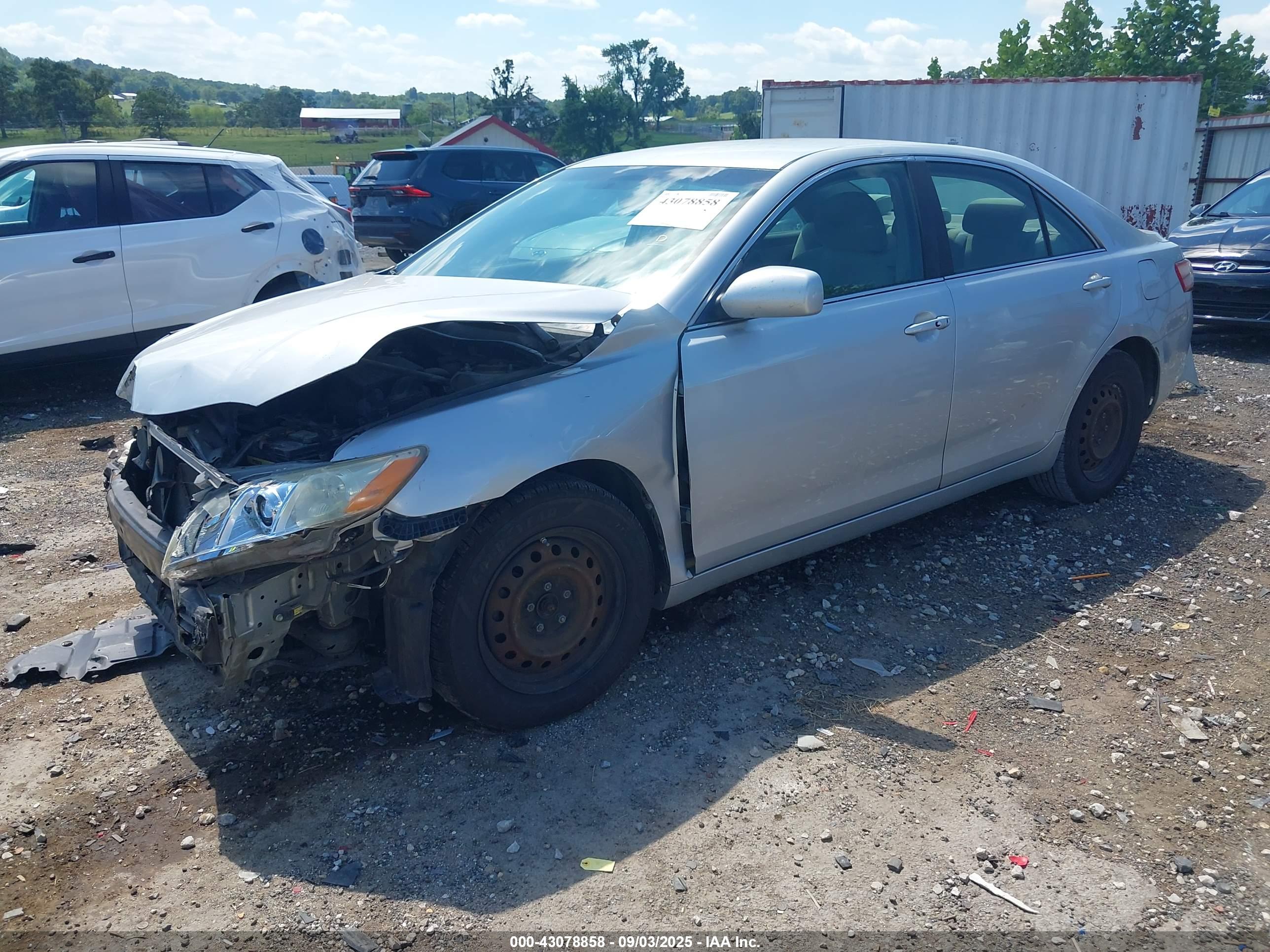 TOYOTA CAMRY image 2