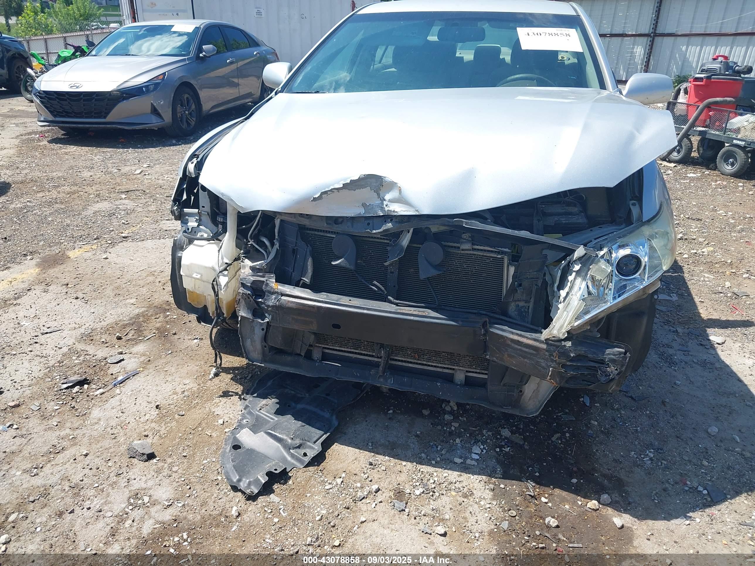 TOYOTA CAMRY image 6