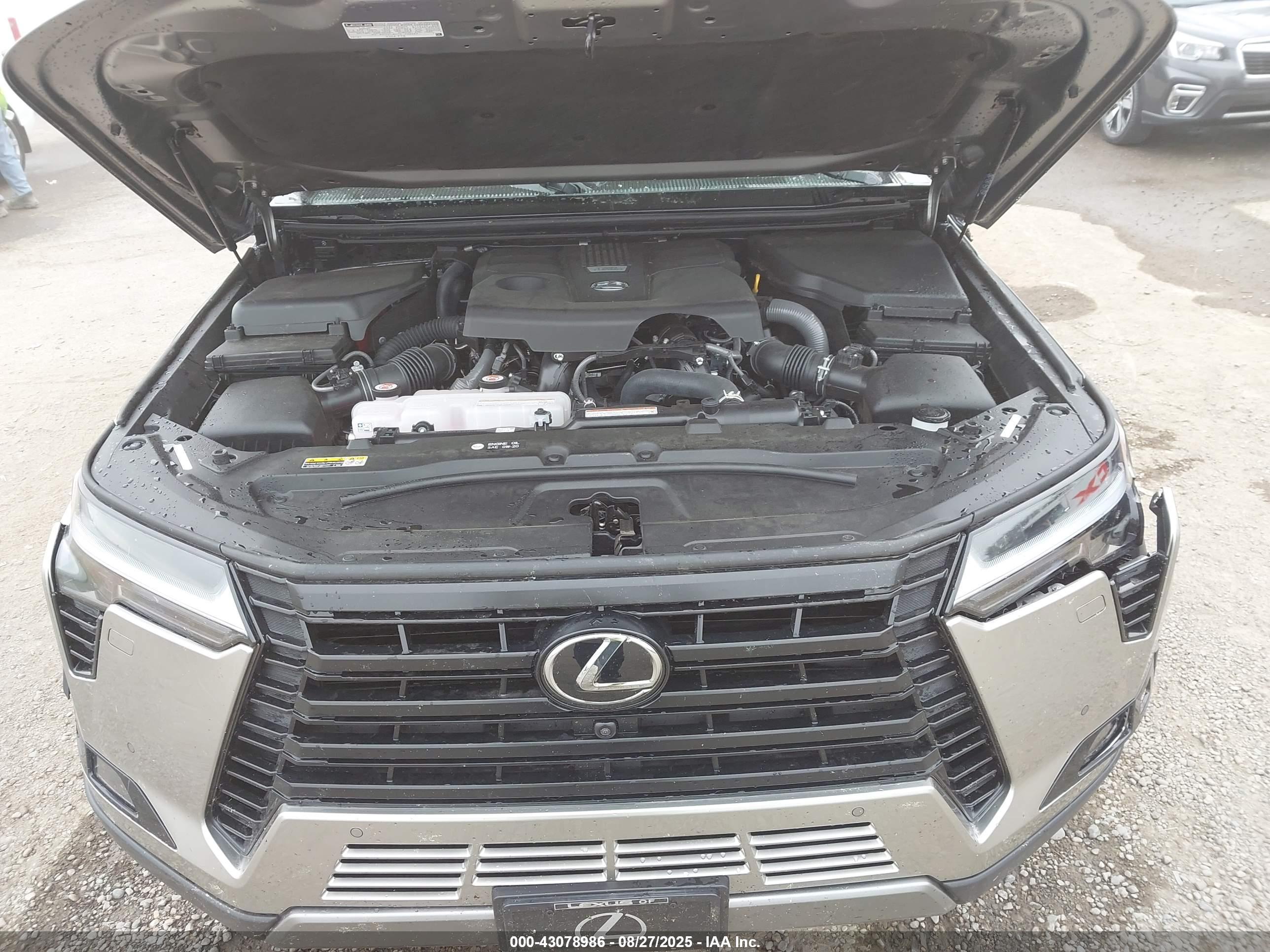 LEXUS GX image 10