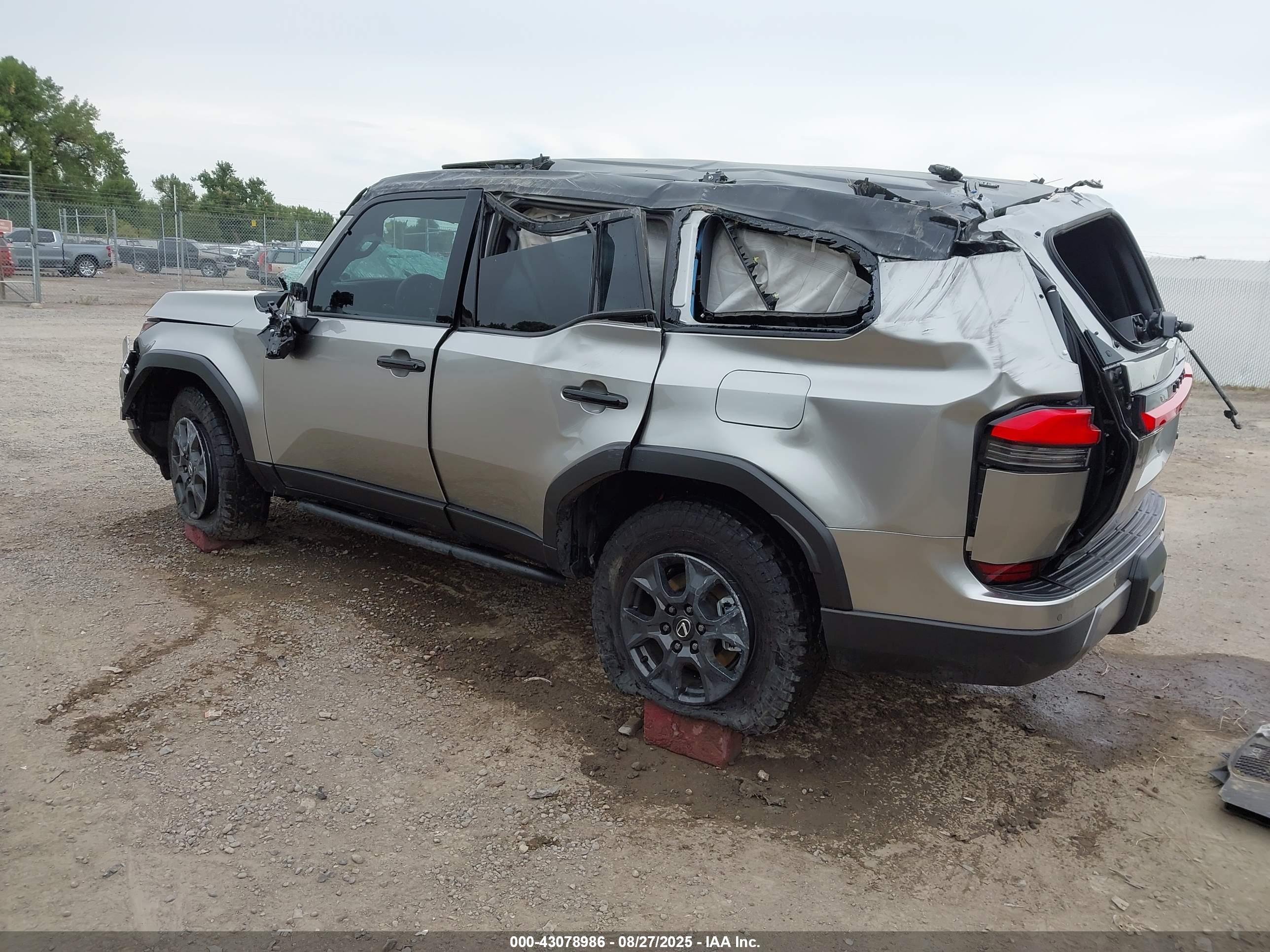 LEXUS GX image 3