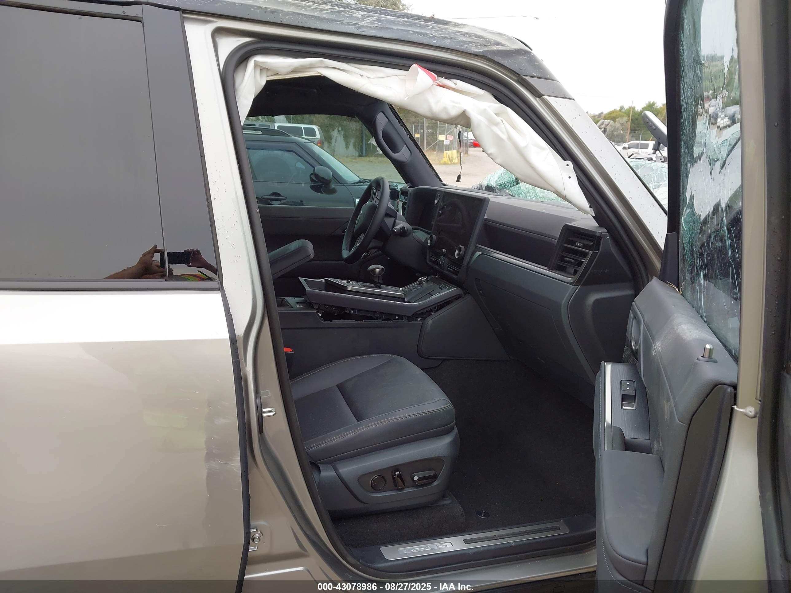 LEXUS GX image 5