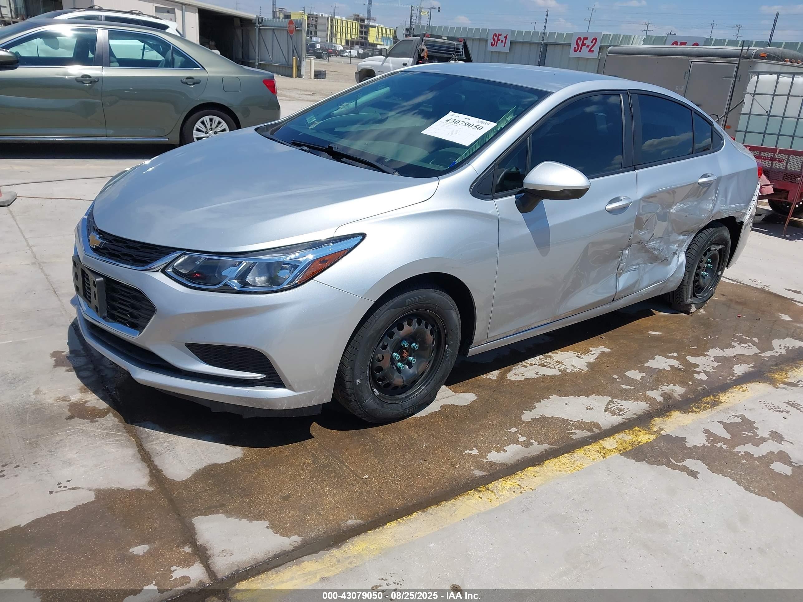 CHEVROLET CRUZE image 2