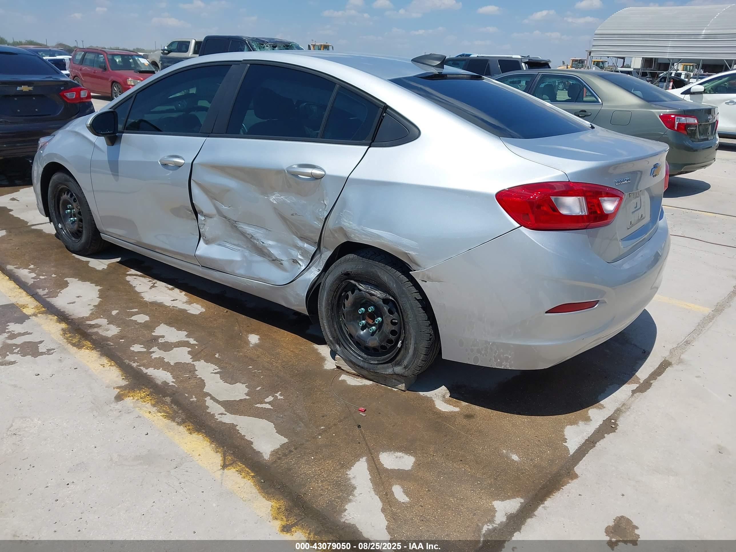 CHEVROLET CRUZE image 3