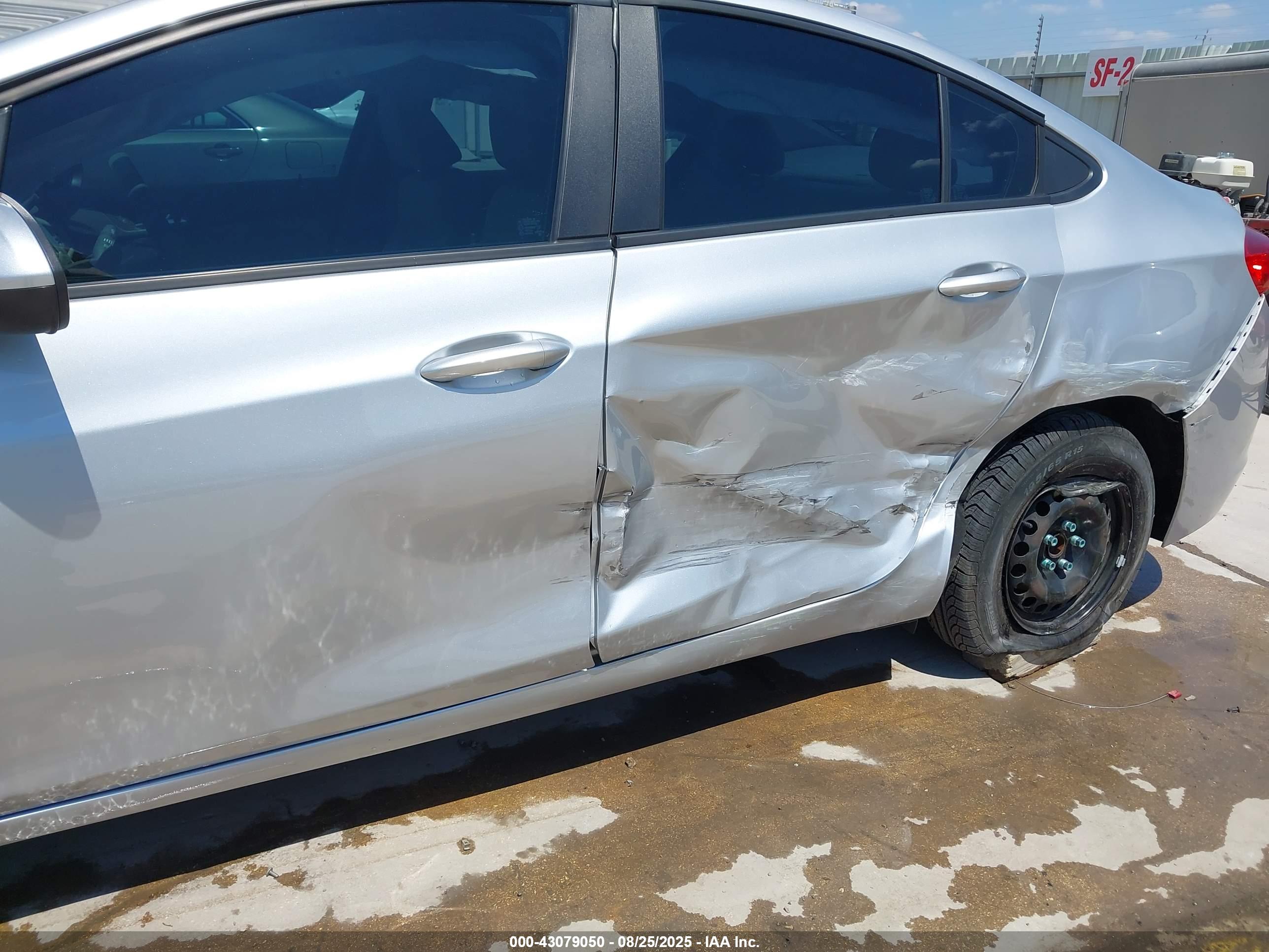 CHEVROLET CRUZE image 6
