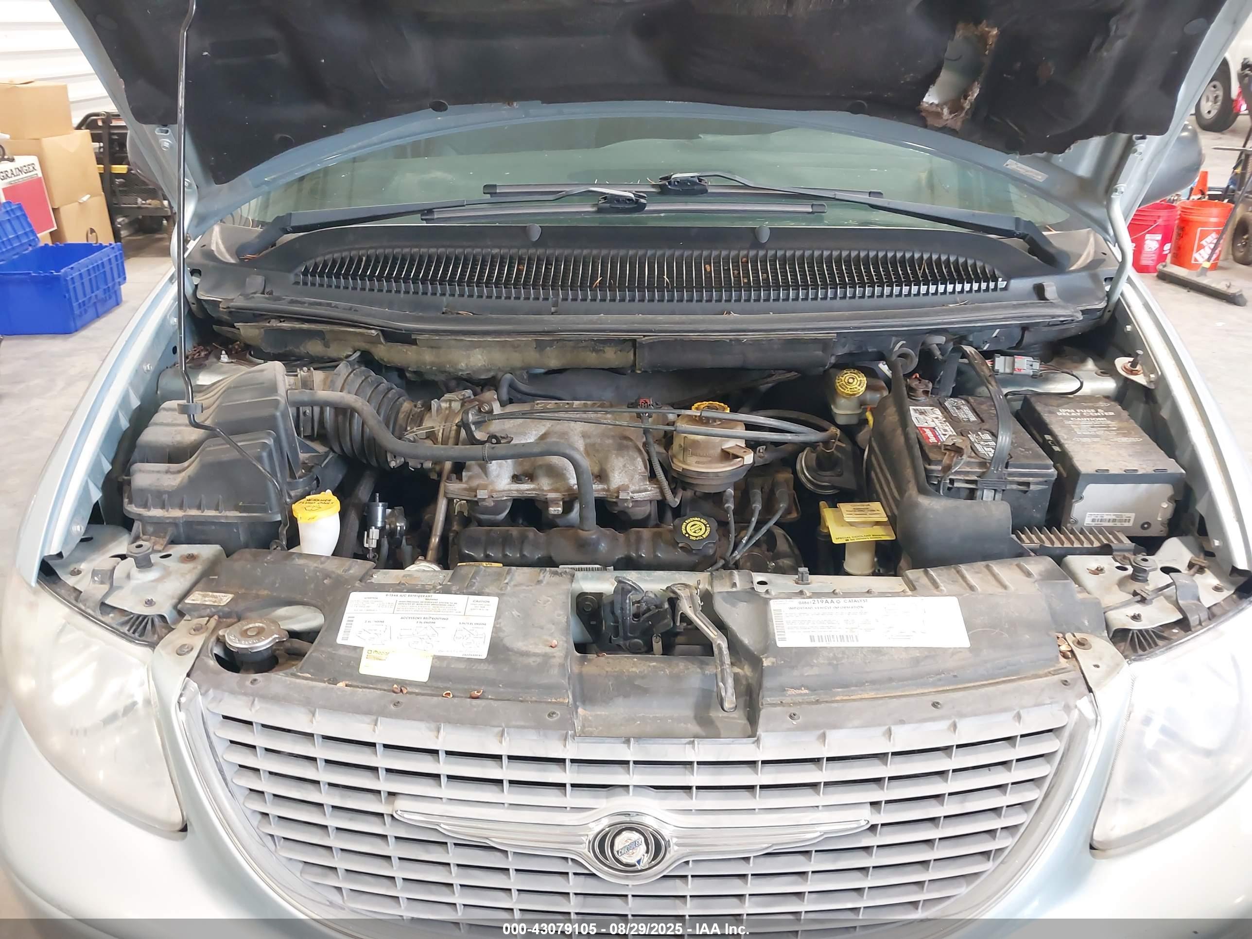 CHRYSLER TOWN image 10