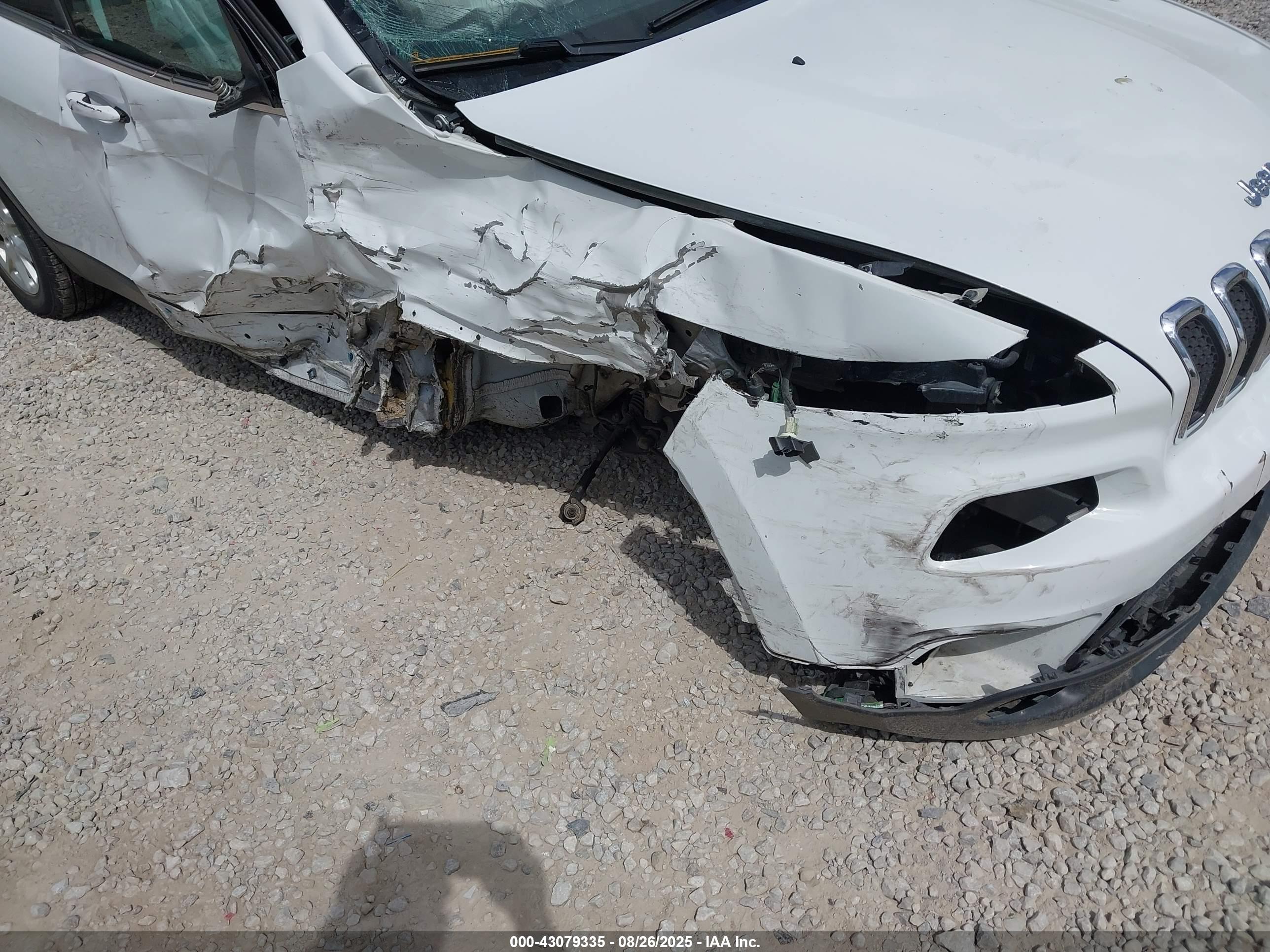 JEEP CHEROKEE image 6