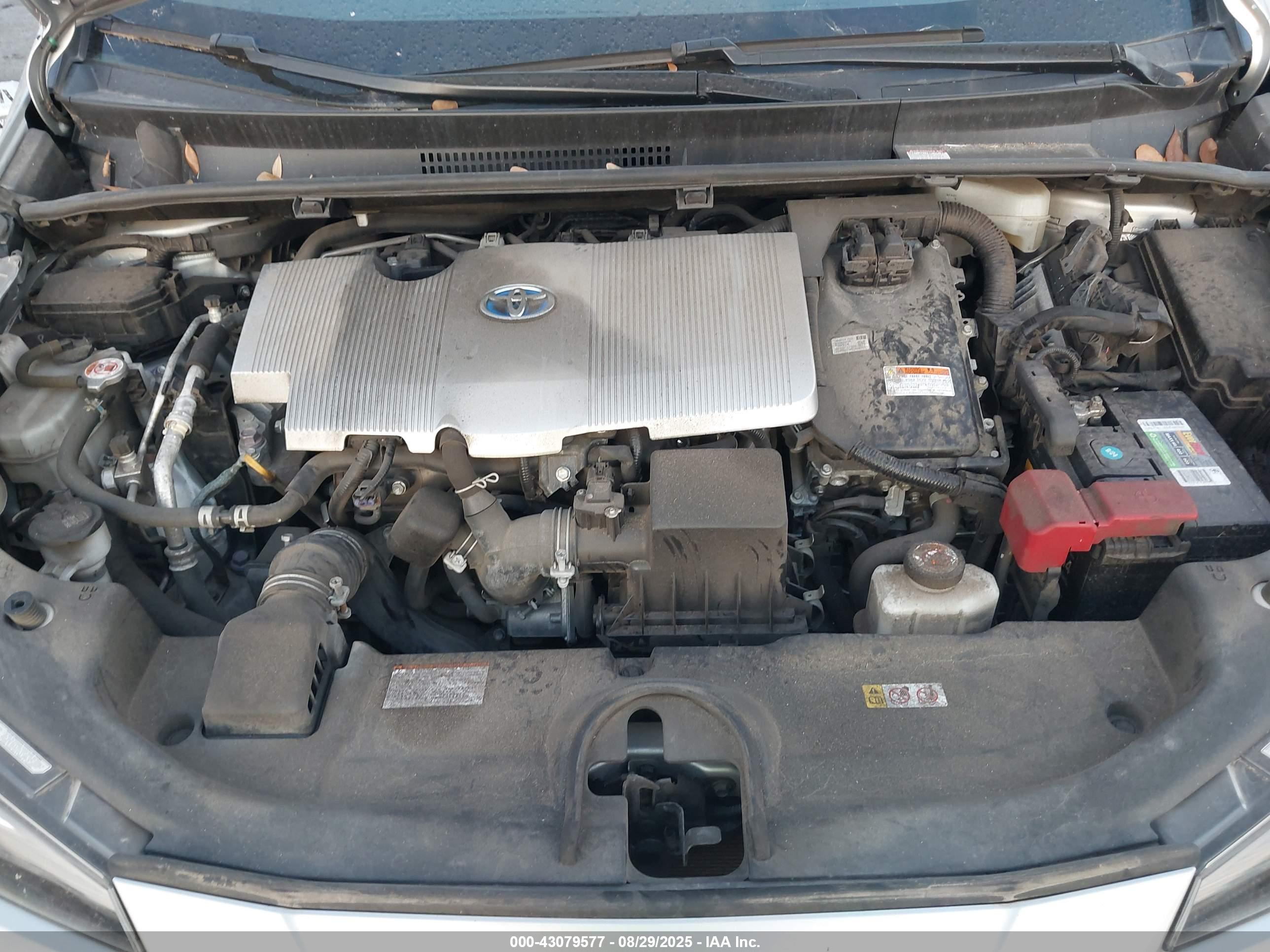 TOYOTA PRIUS image 10