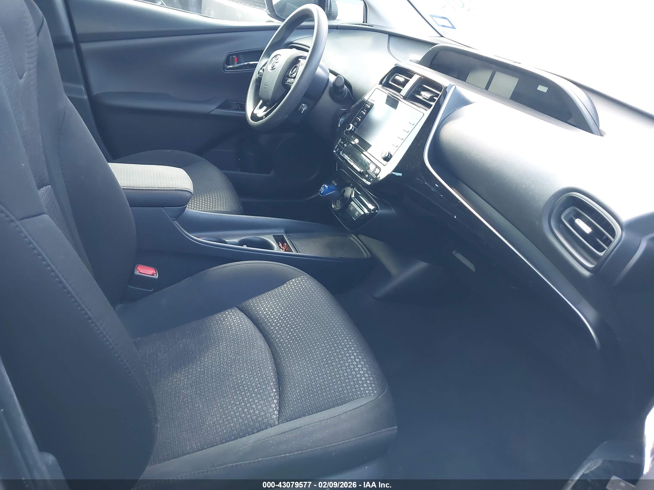 TOYOTA PRIUS image 5