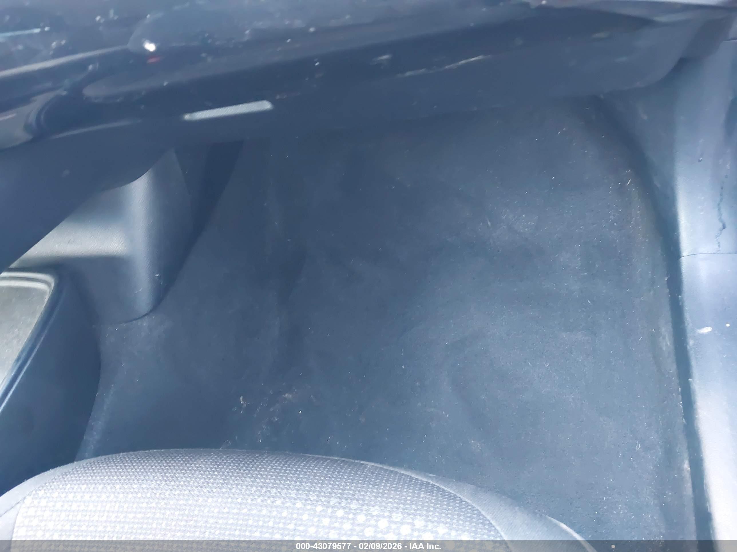TOYOTA PRIUS image 6