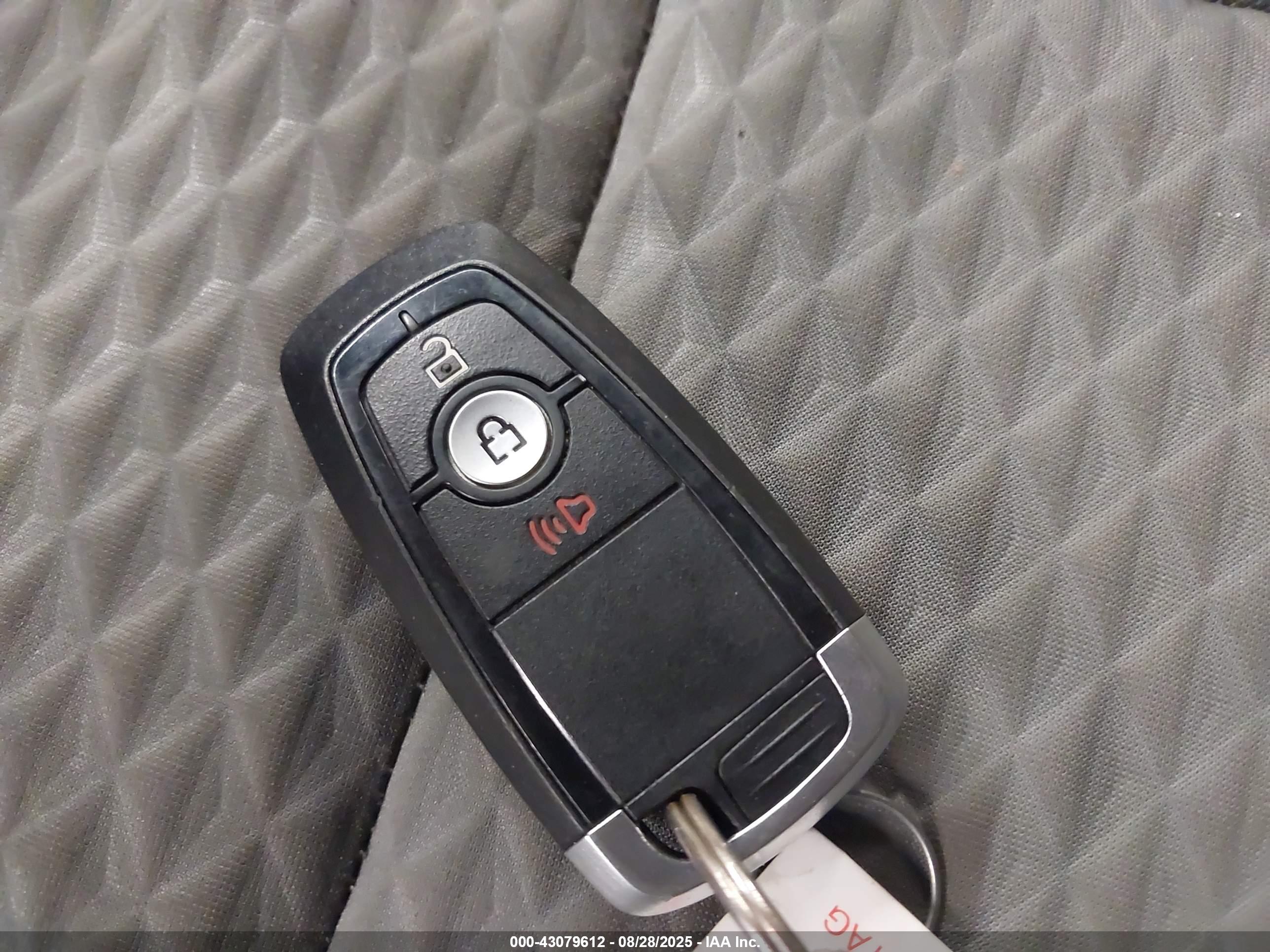 FORD ESCAPE image 11