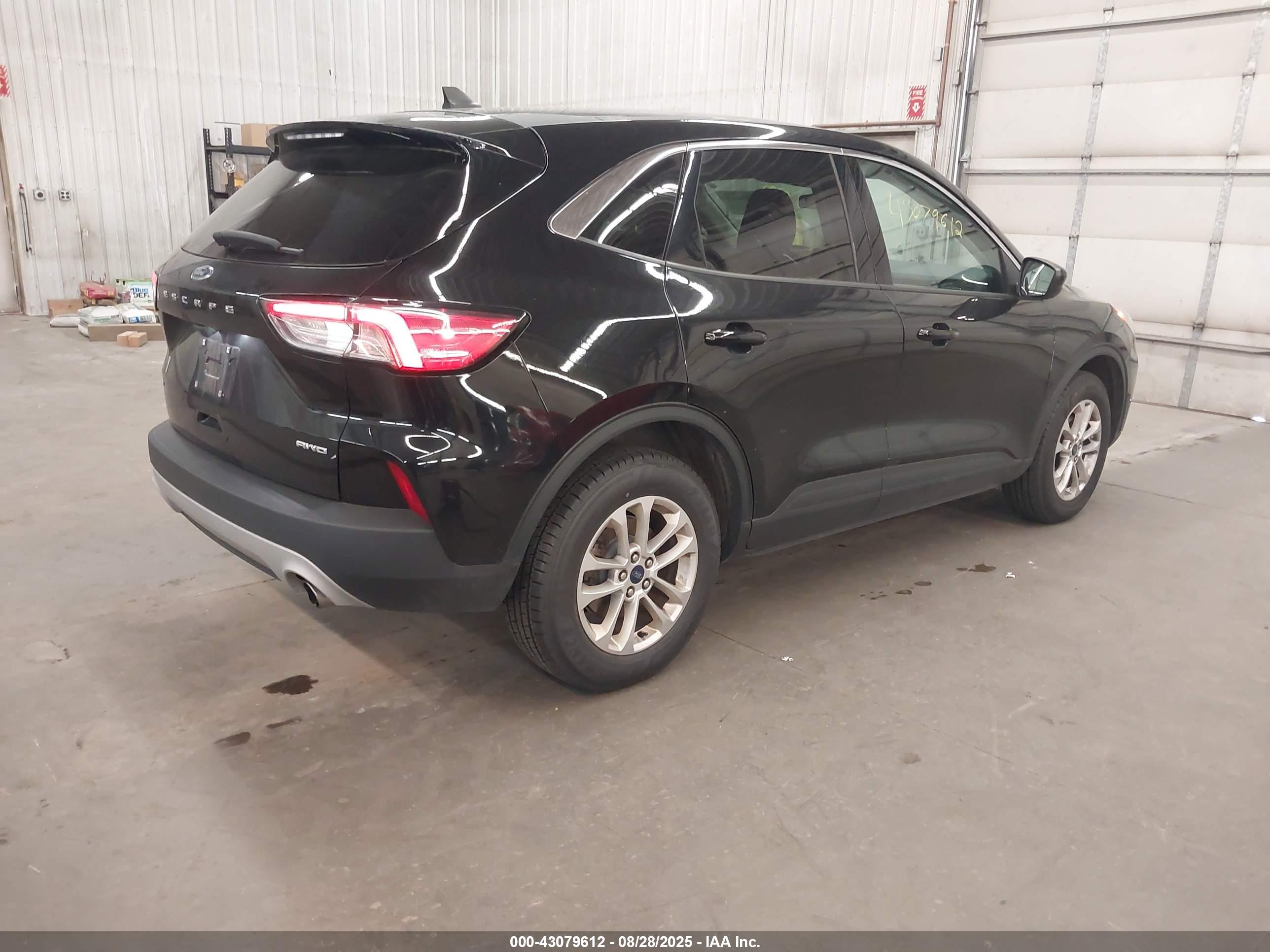 FORD ESCAPE image 4