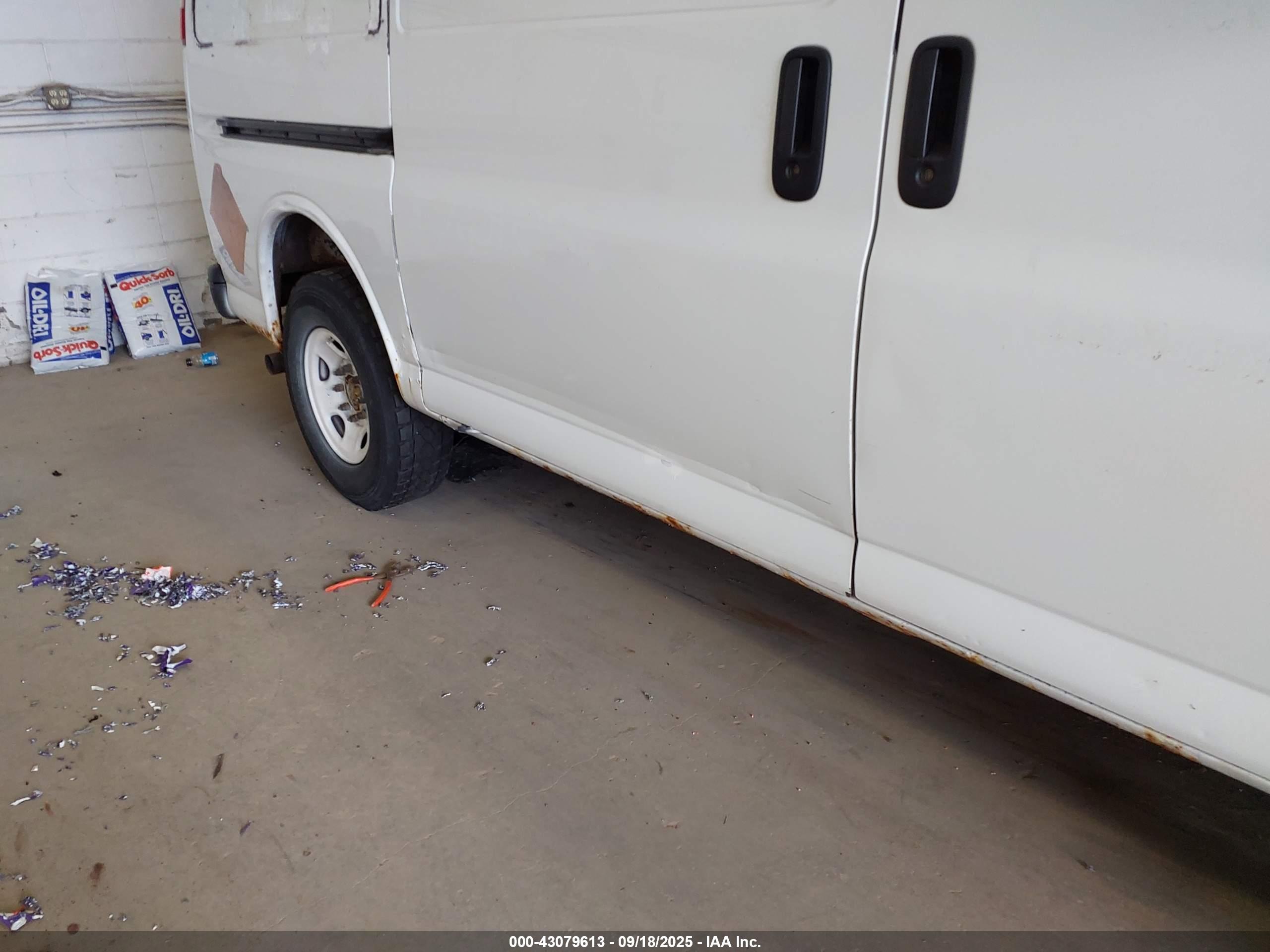 GMC SAVANA image 6