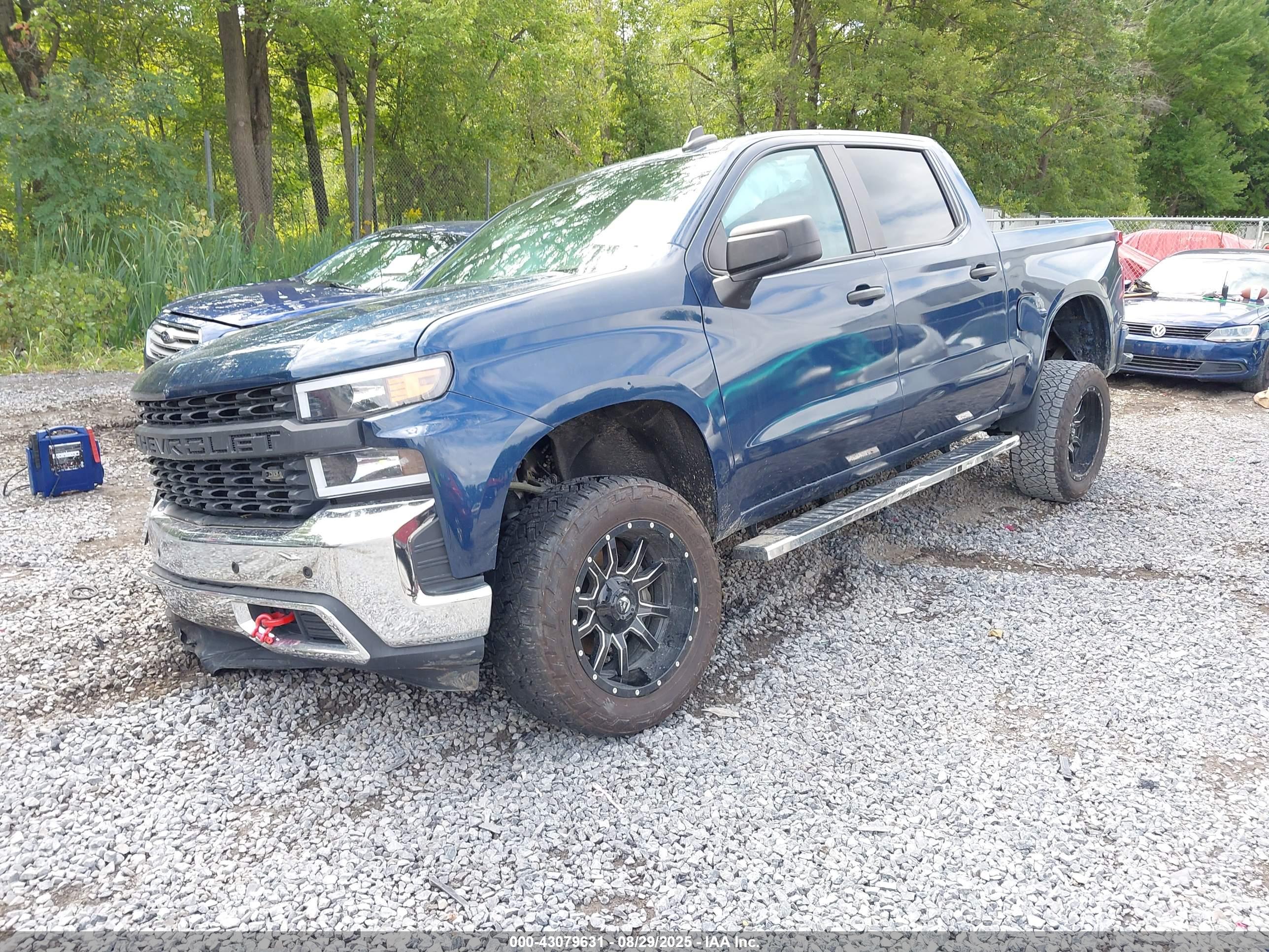 CHEVROLET SILVERADO image 2