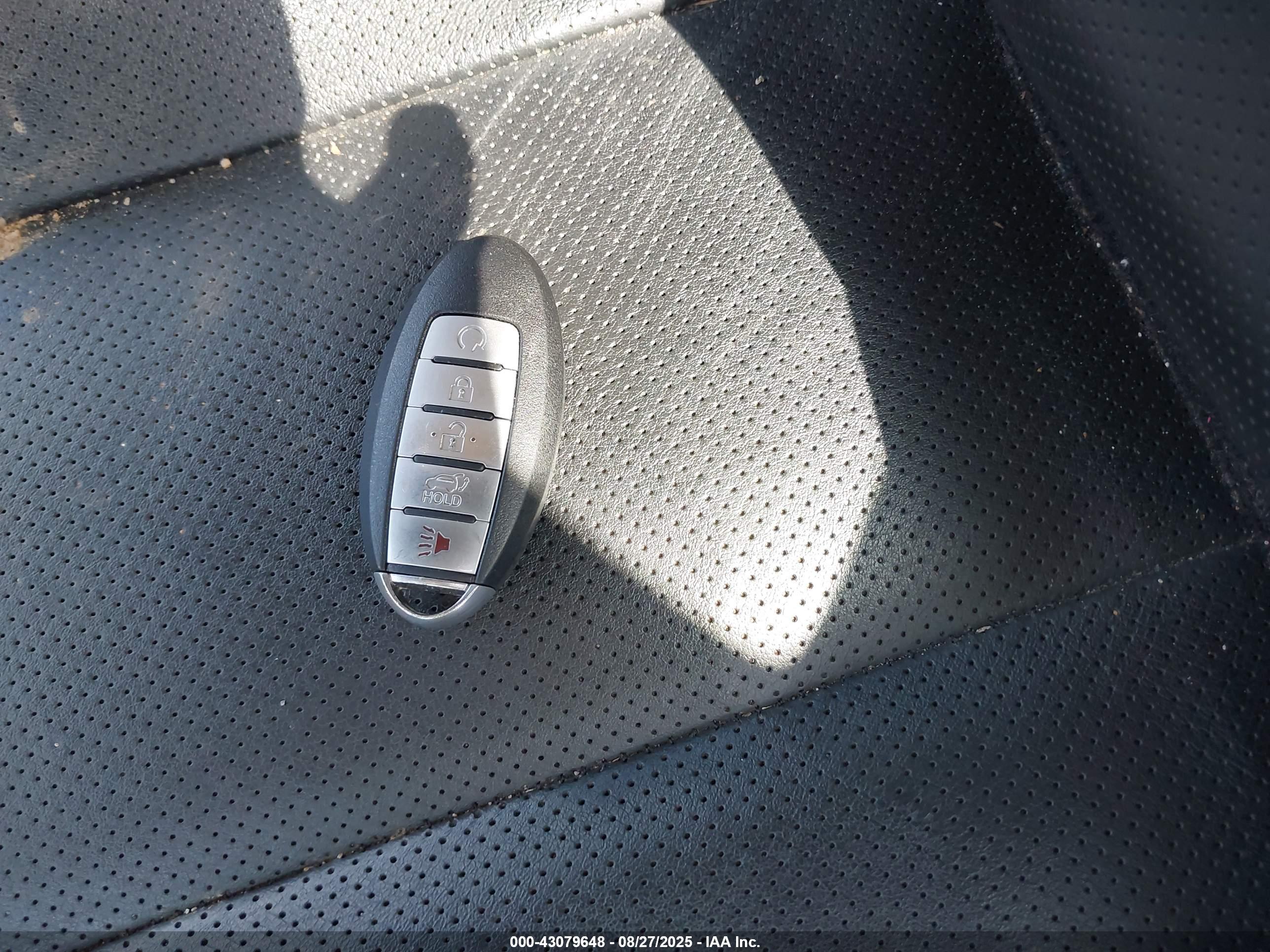 NISSAN ROGUE image 11