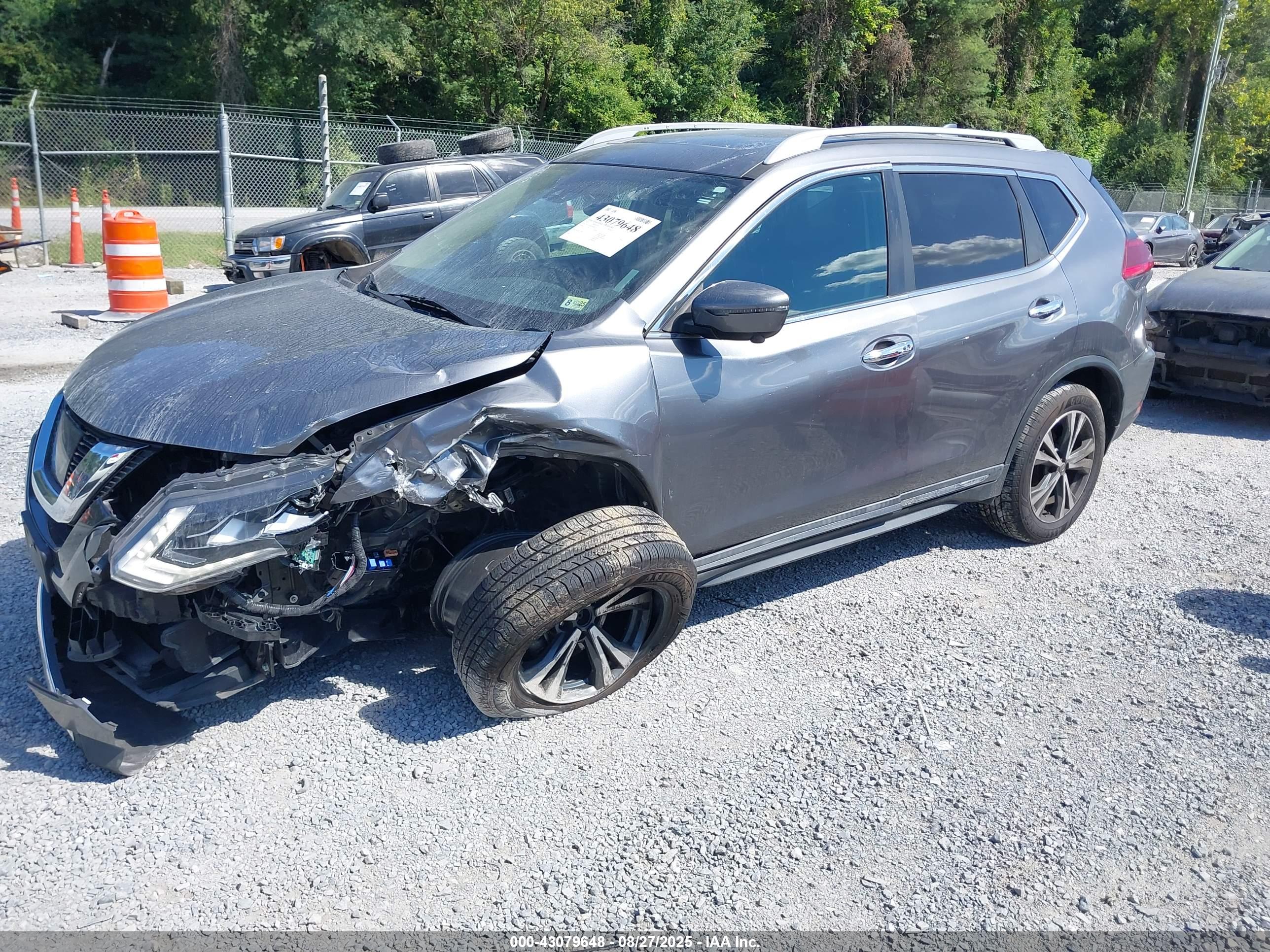 NISSAN ROGUE image 2