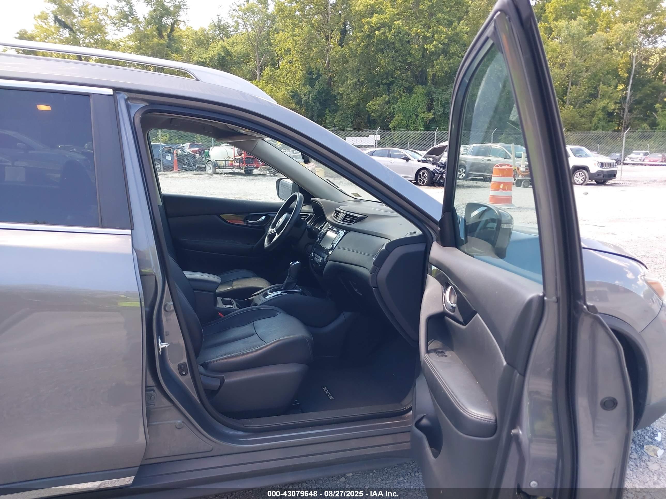 NISSAN ROGUE image 5
