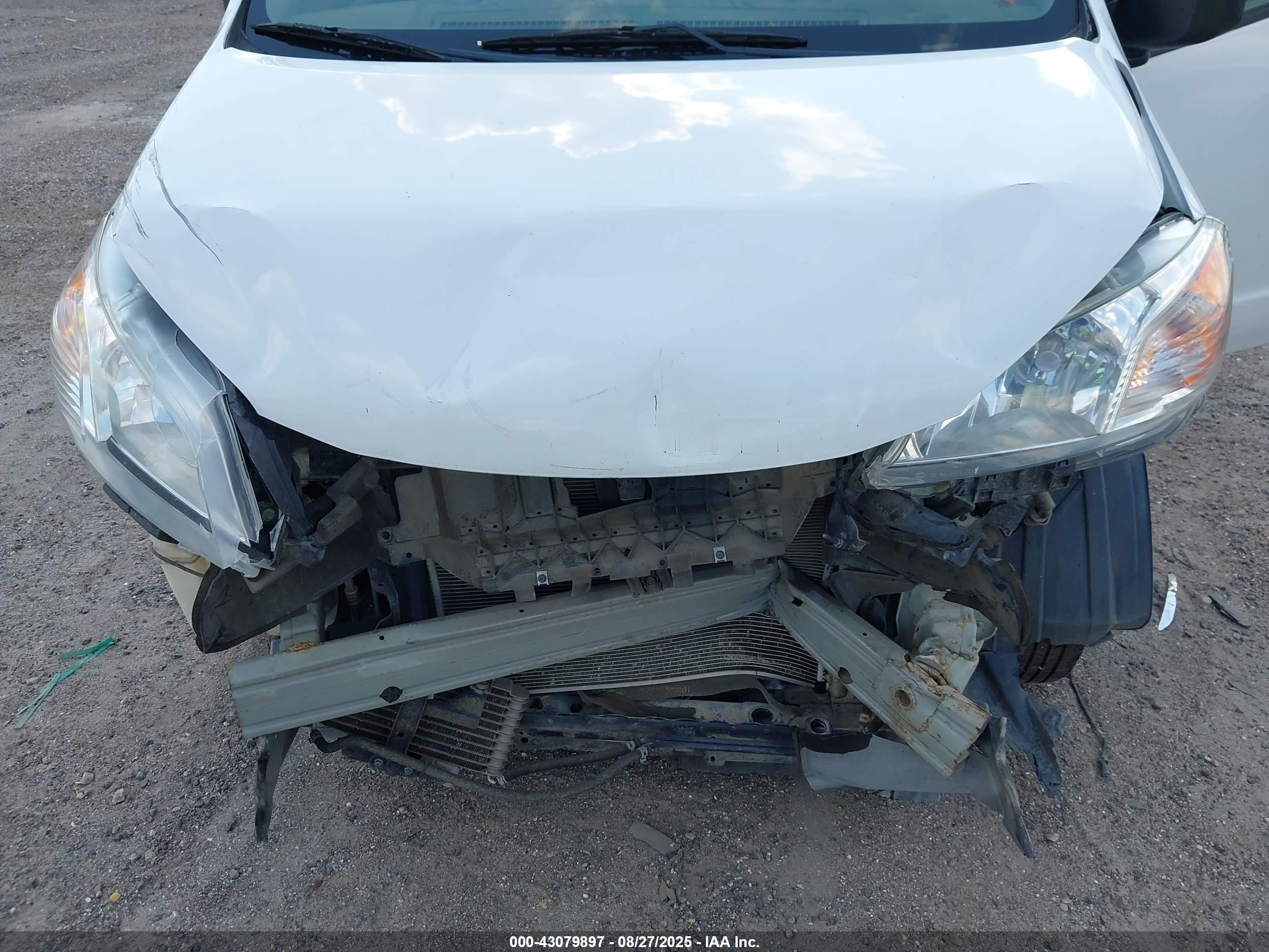 NISSAN NV200 image 6