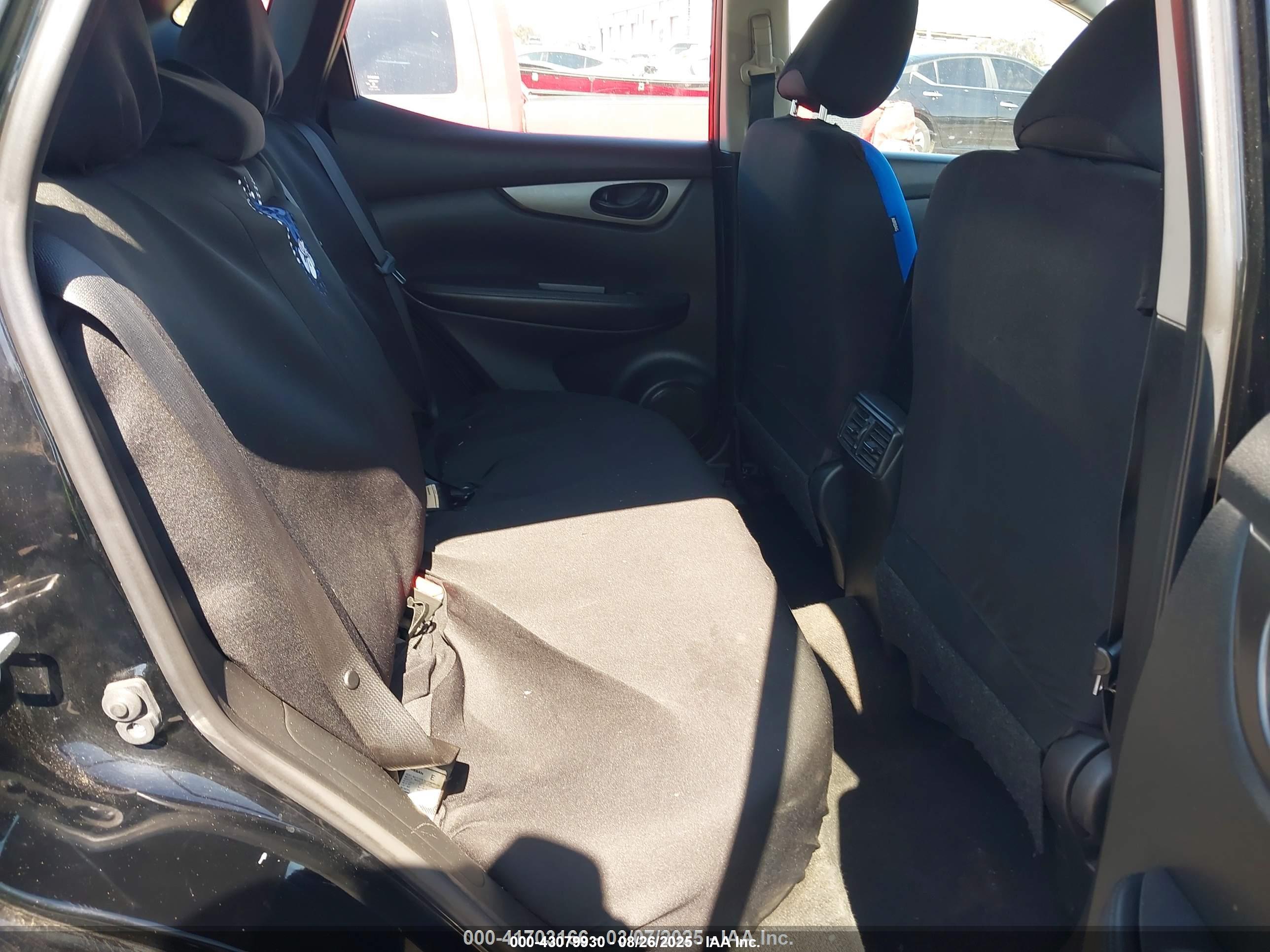 NISSAN ROGUE image 8