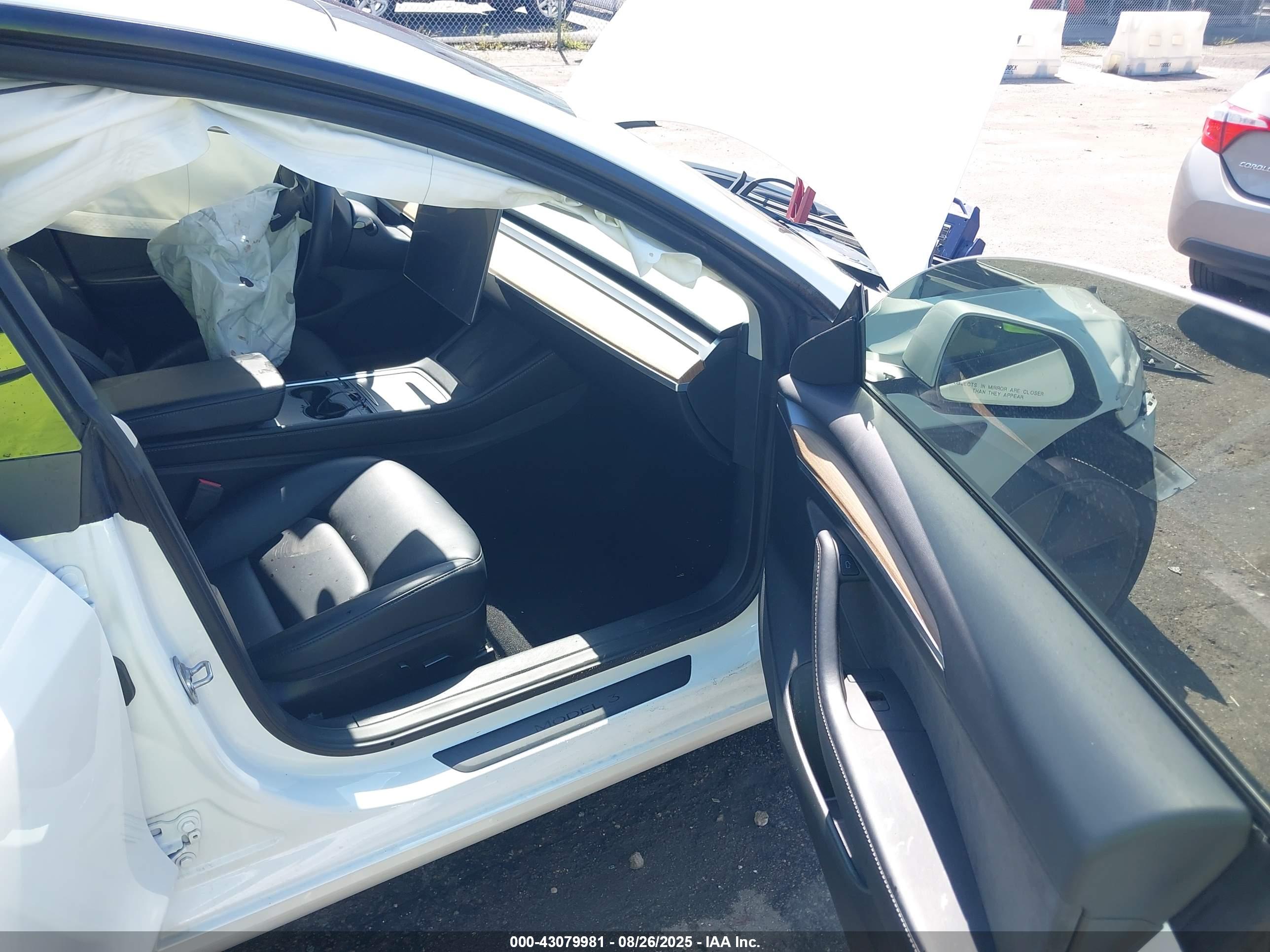 TESLA MODEL image 5