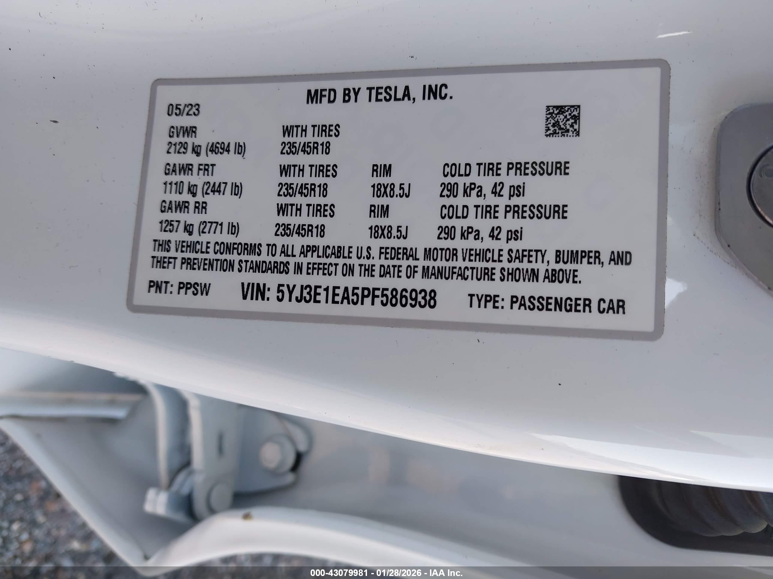 TESLA MODEL image 9