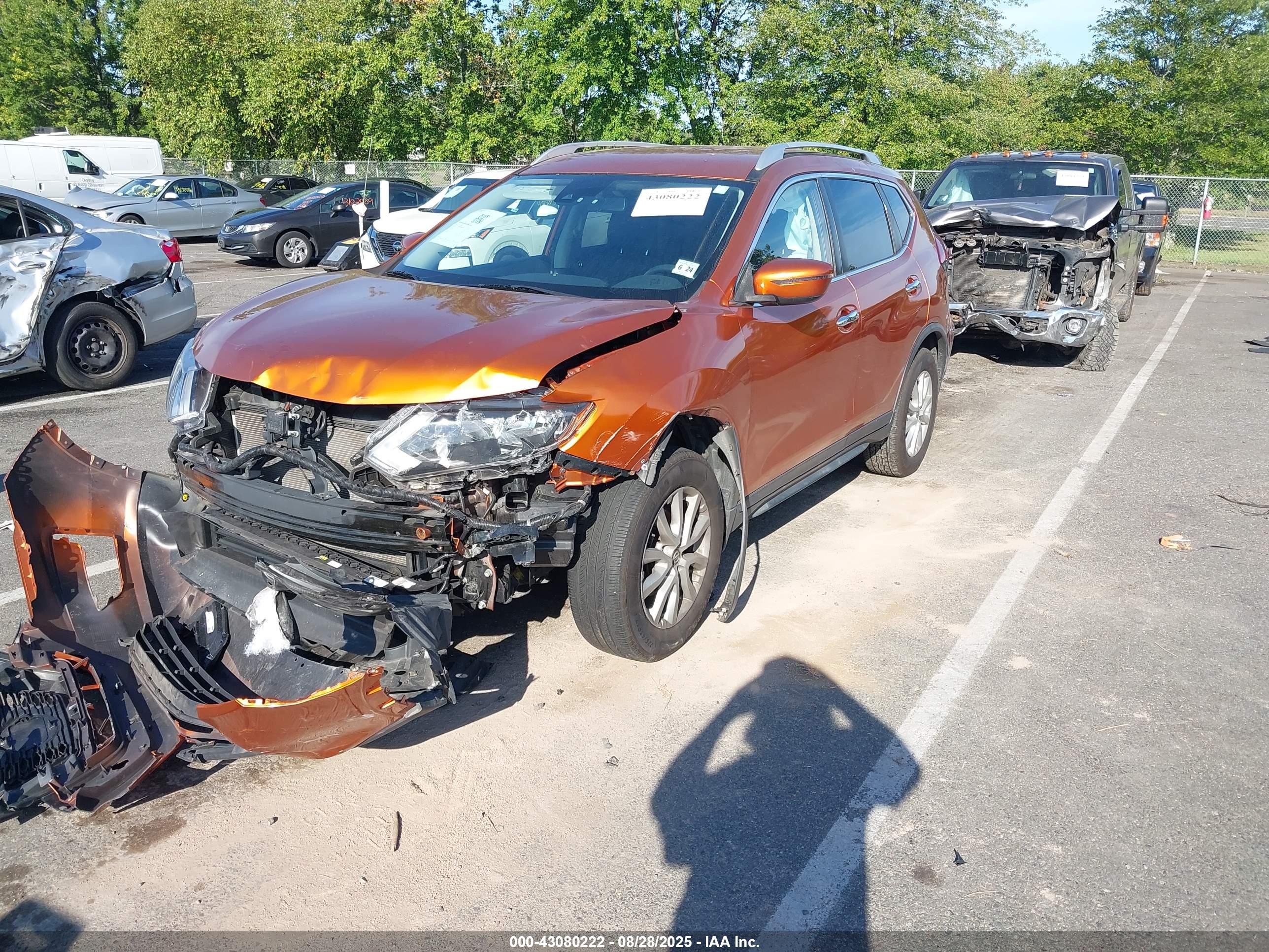 NISSAN ROGUE image 2