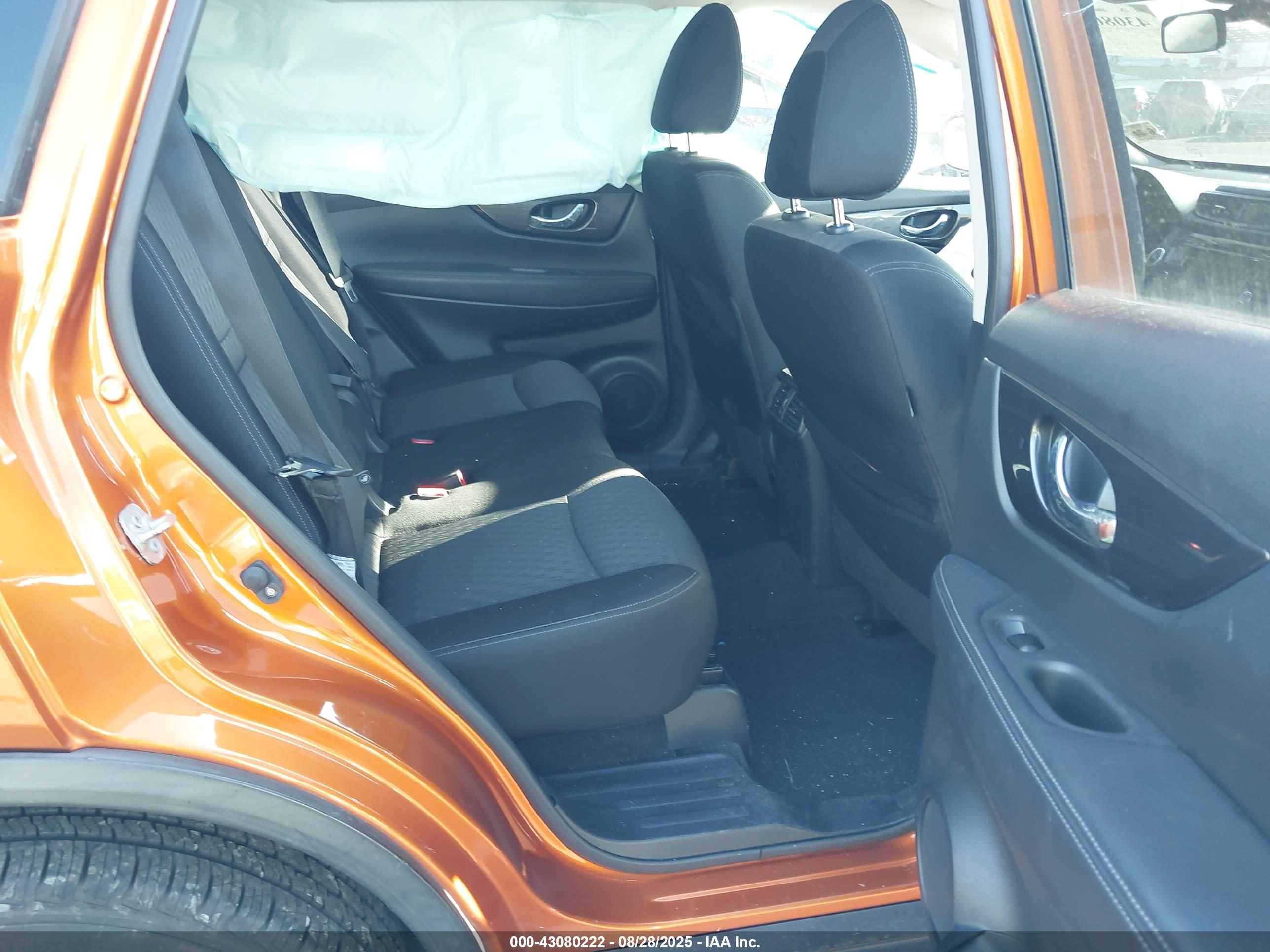 NISSAN ROGUE image 8