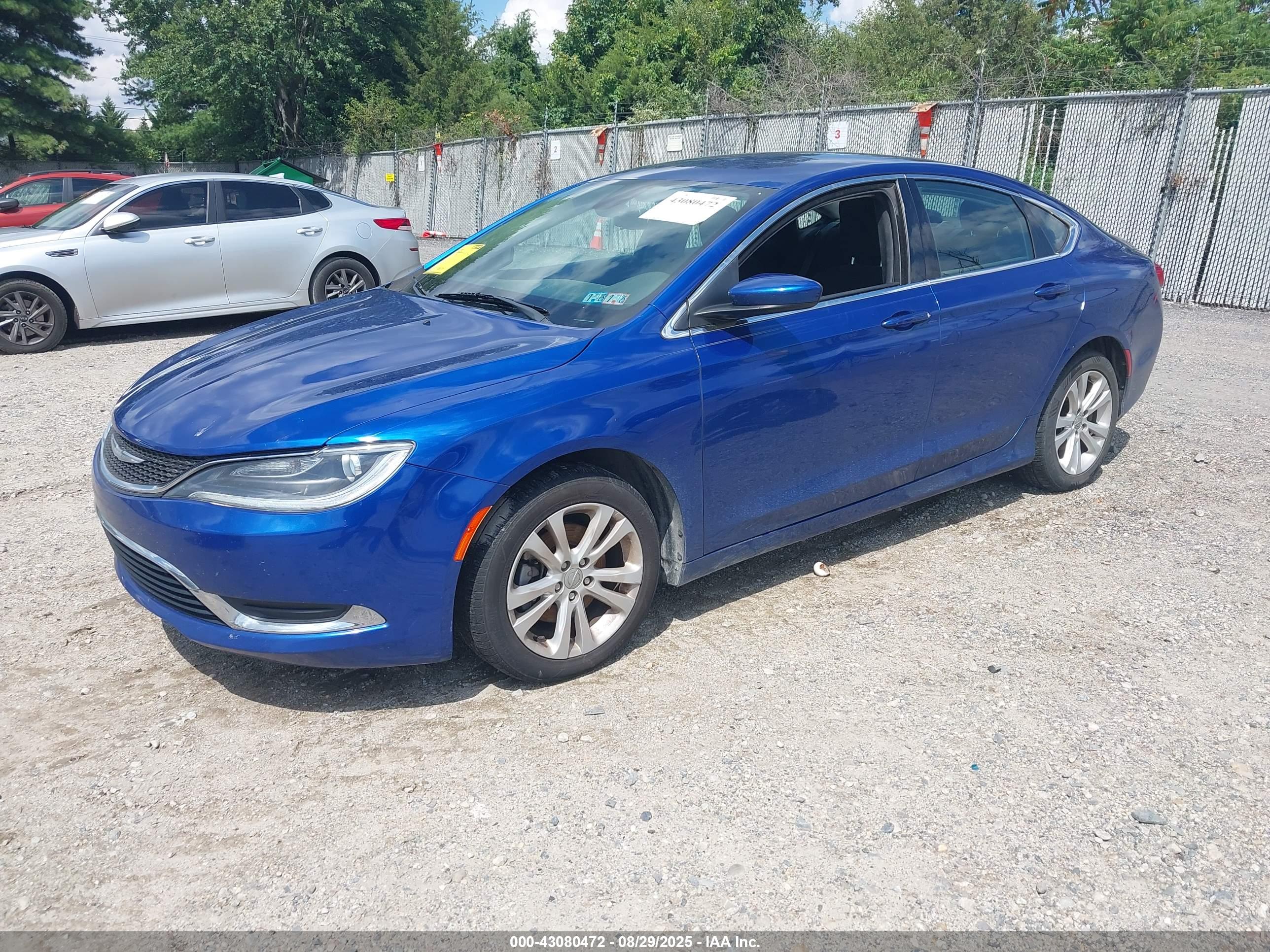 CHRYSLER 200 image 2