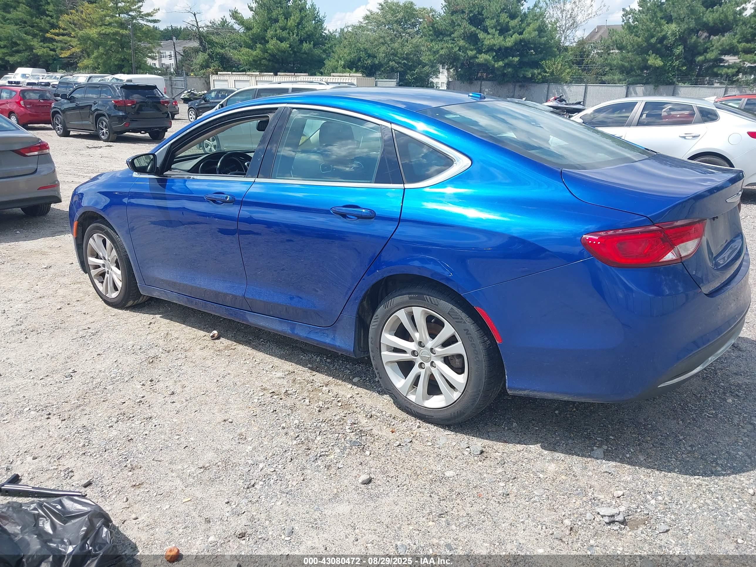 CHRYSLER 200 image 3