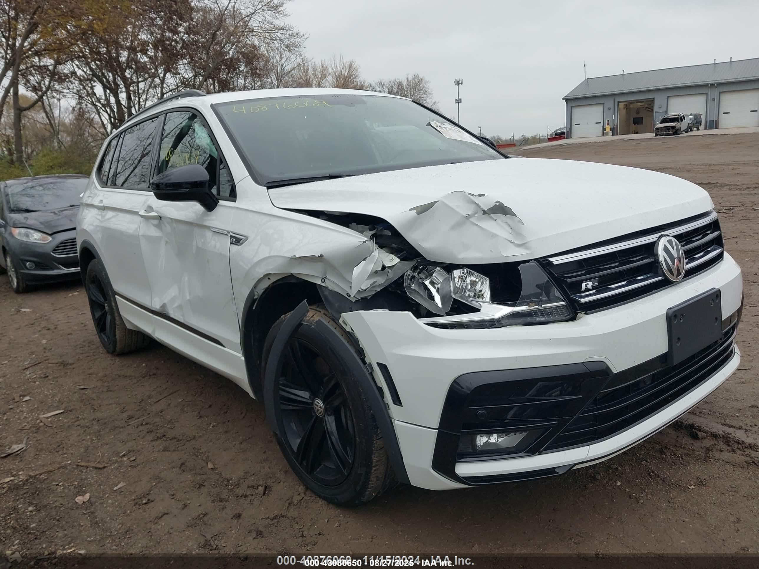 VOLKSWAGEN TIGUAN image 6