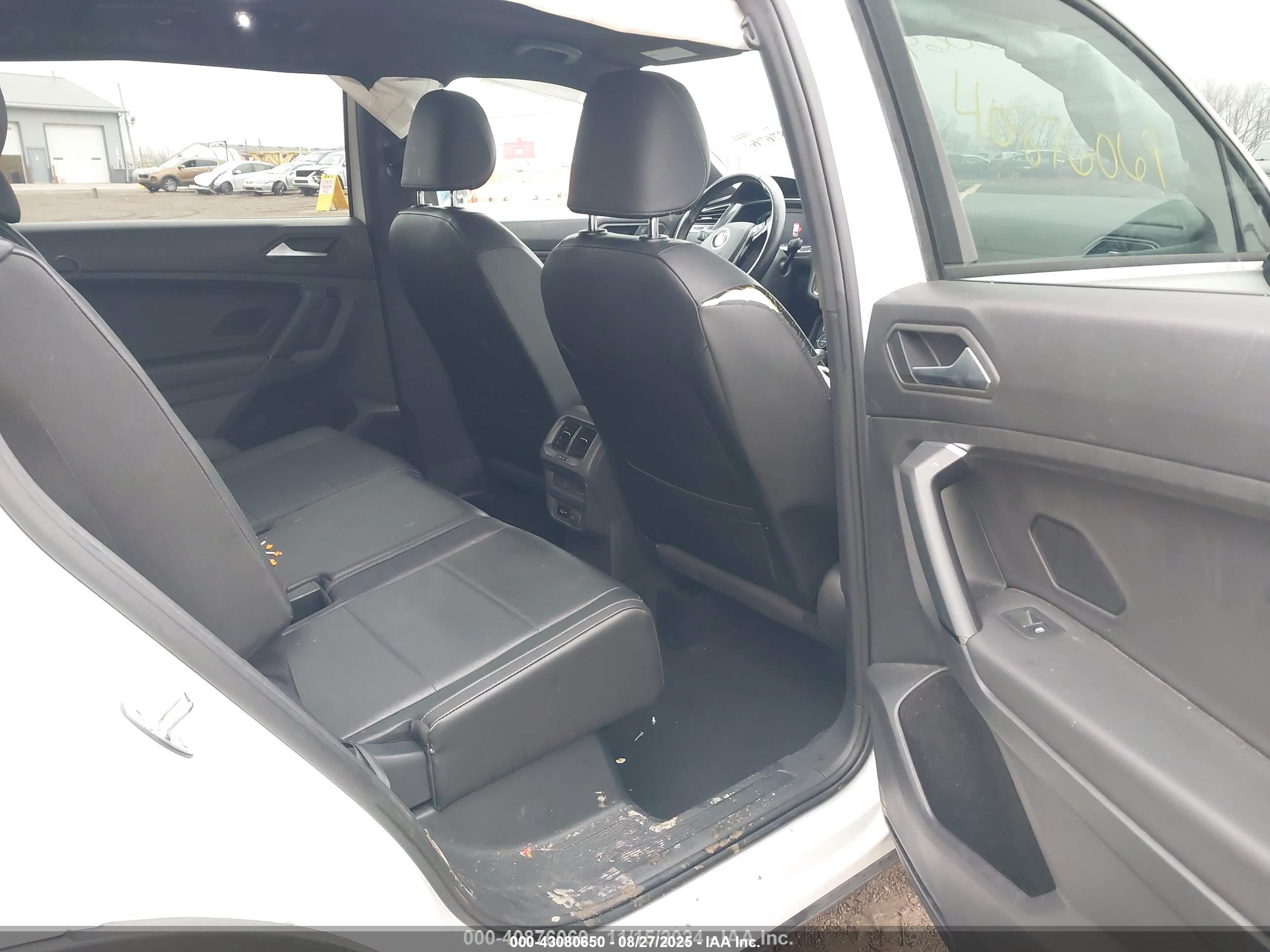 VOLKSWAGEN TIGUAN image 8