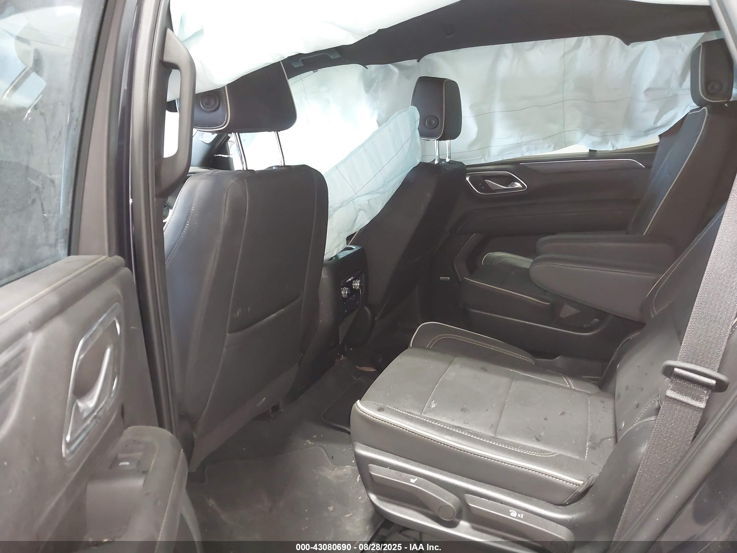 GMC YUKON image 8