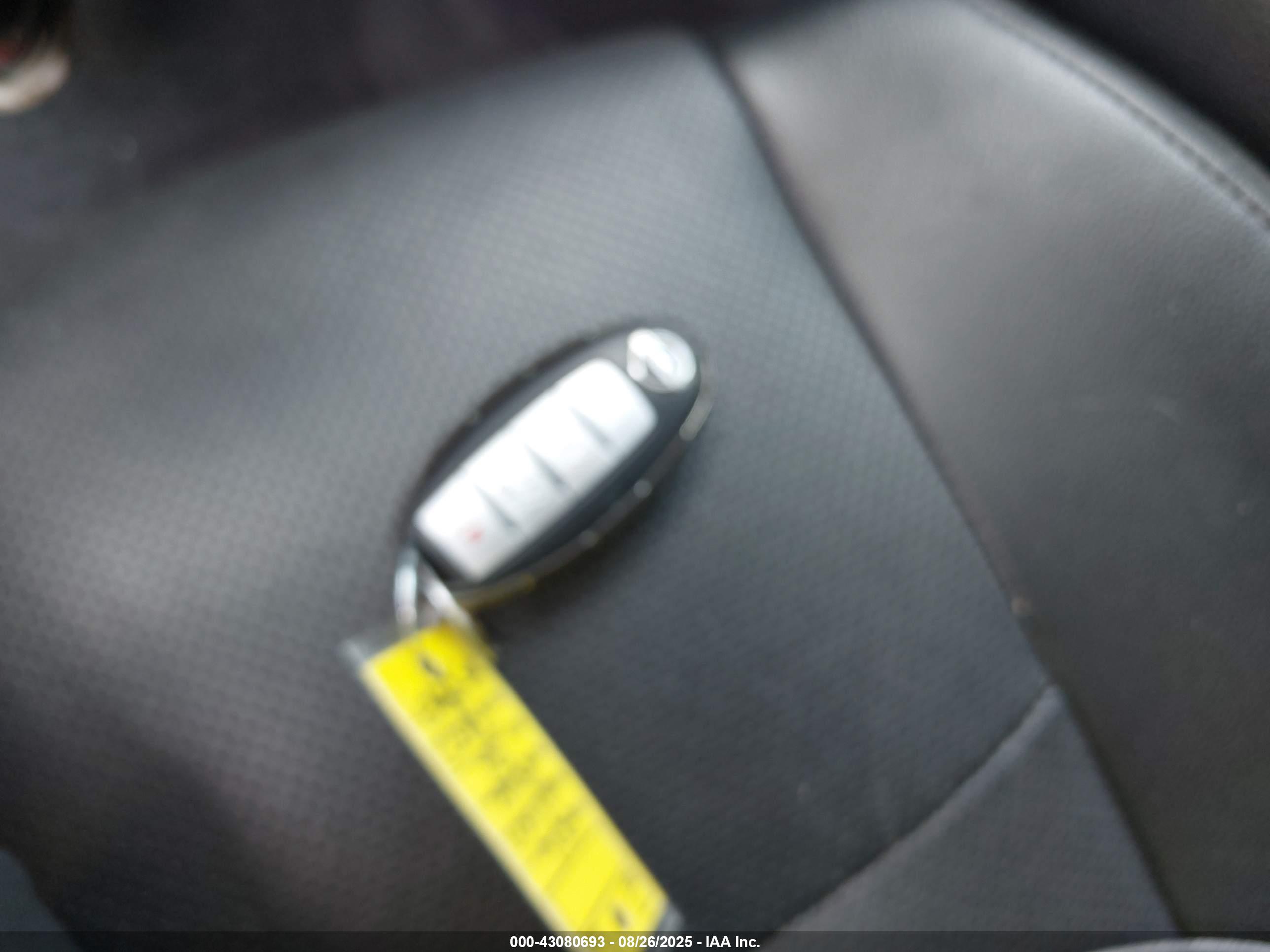 NISSAN ROGUE image 11