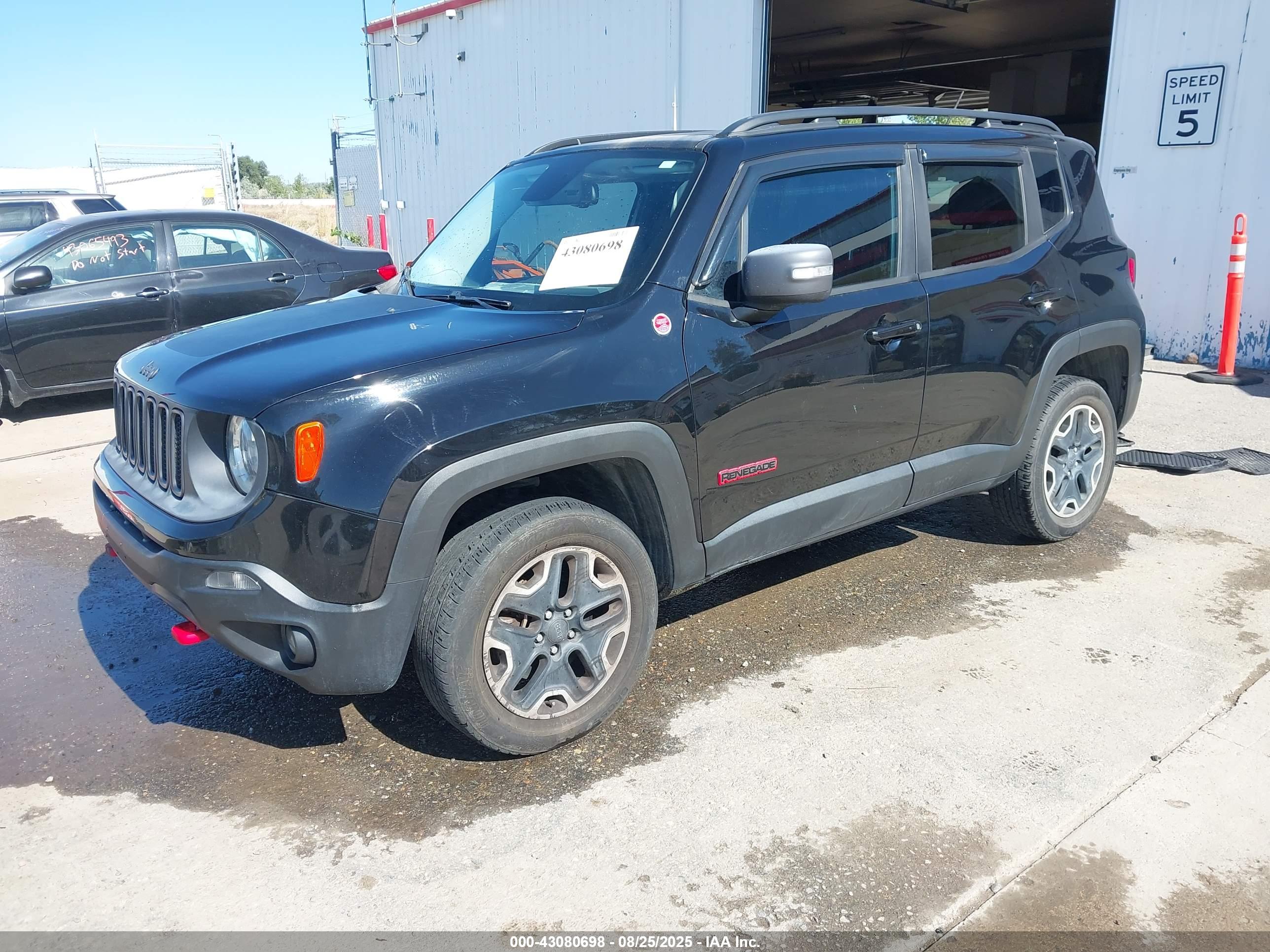 JEEP RENEGADE image 2