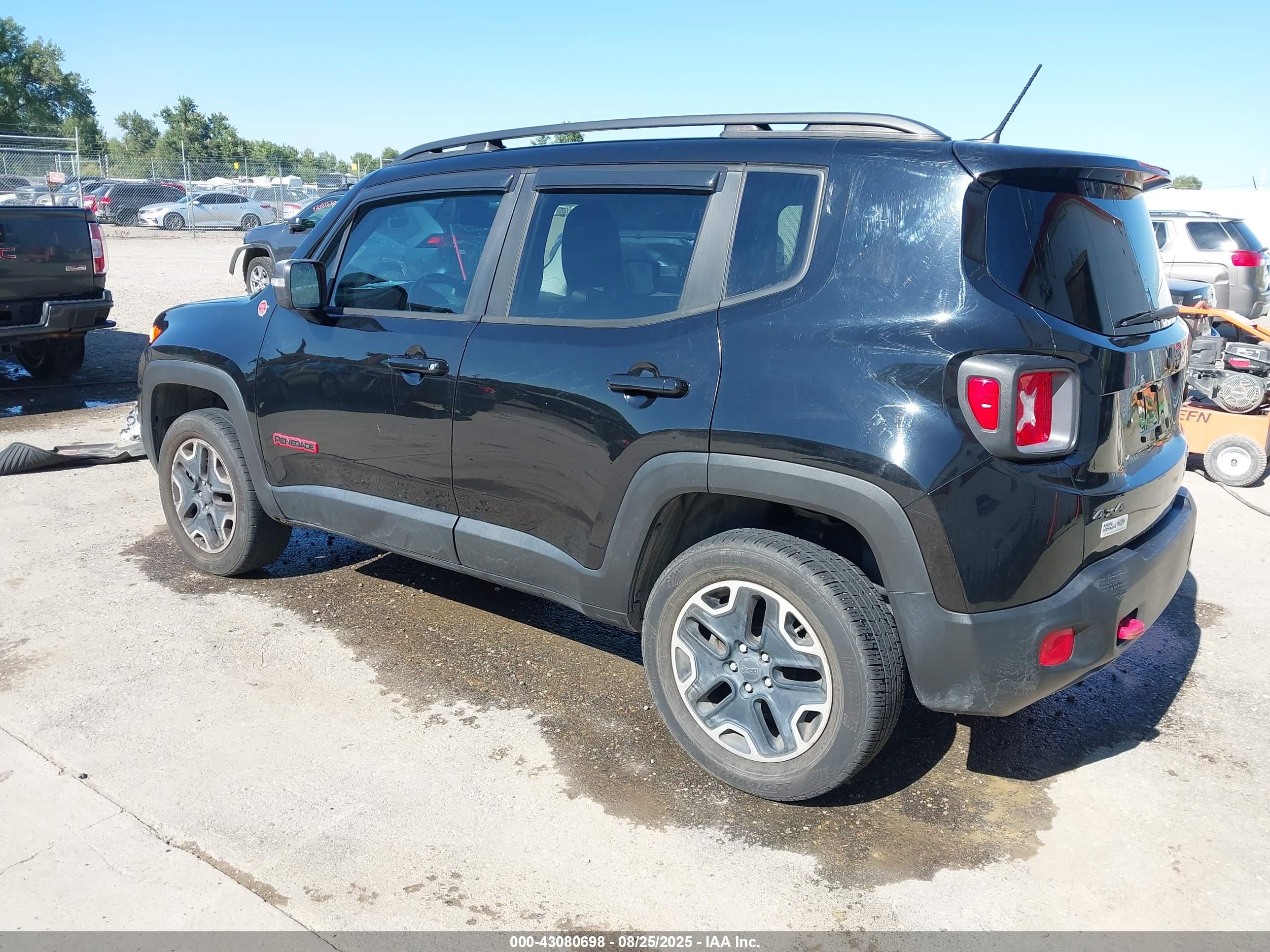 JEEP RENEGADE image 3