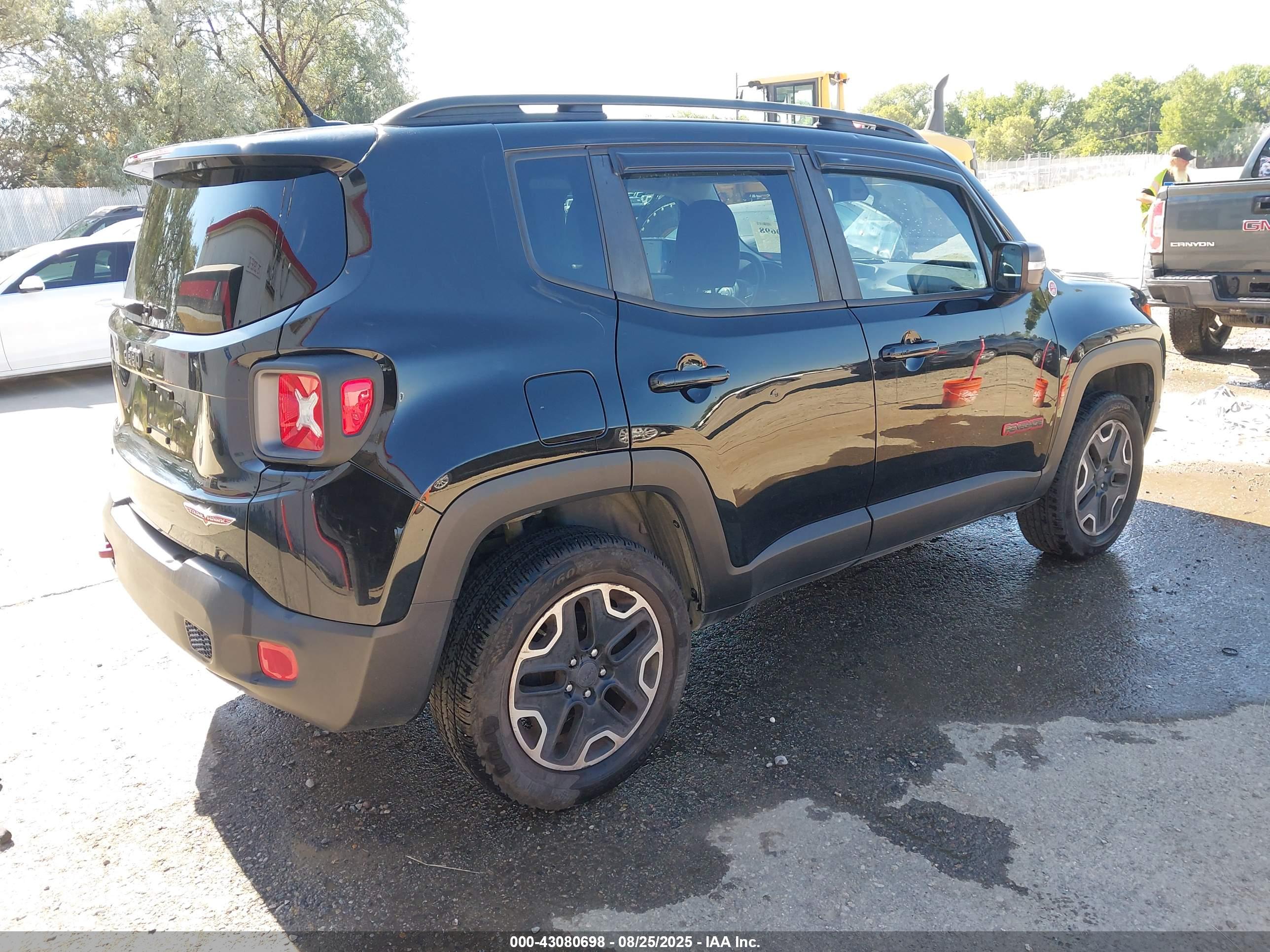 JEEP RENEGADE image 4