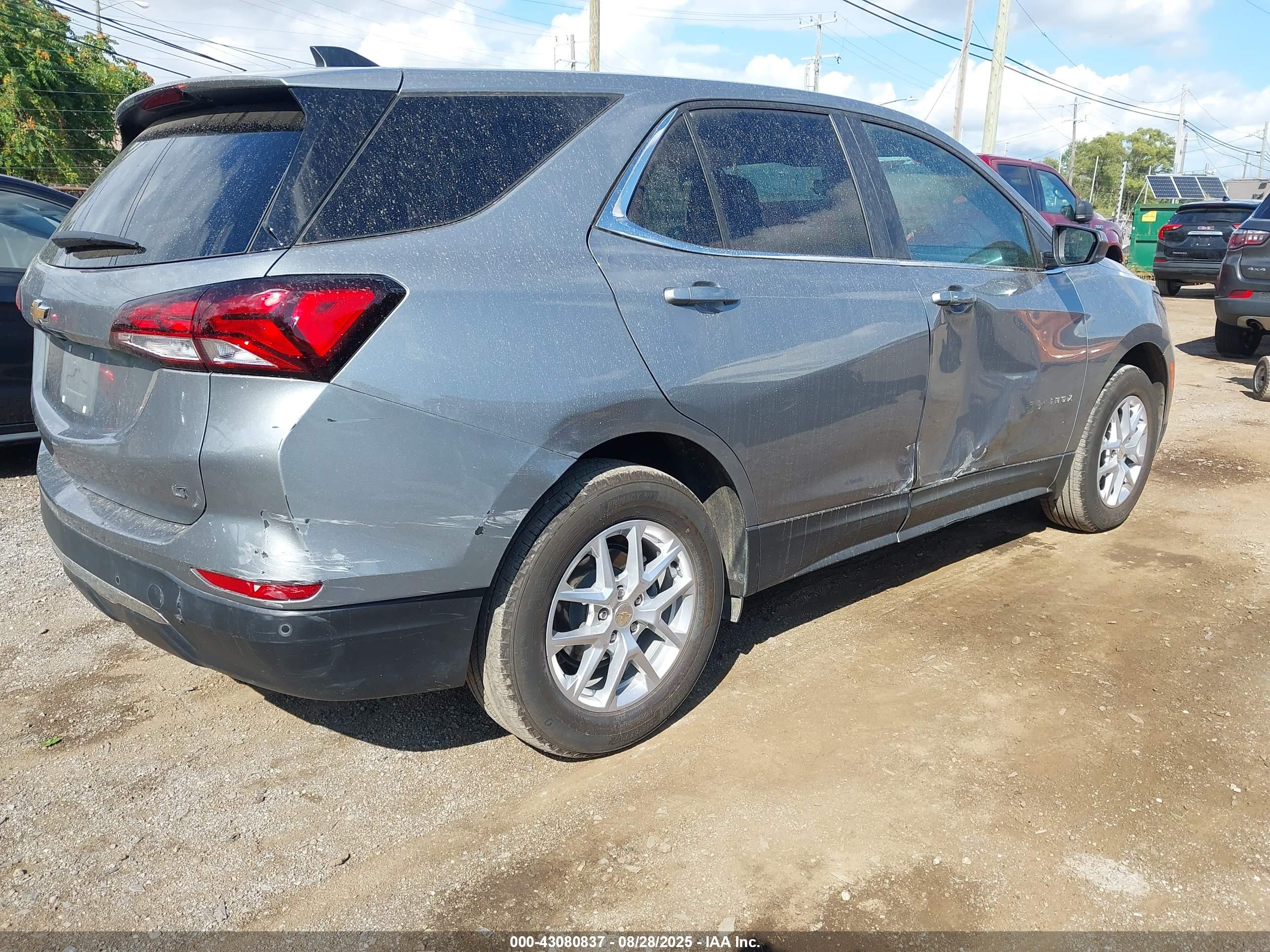 CHEVROLET EQUINOX image 4