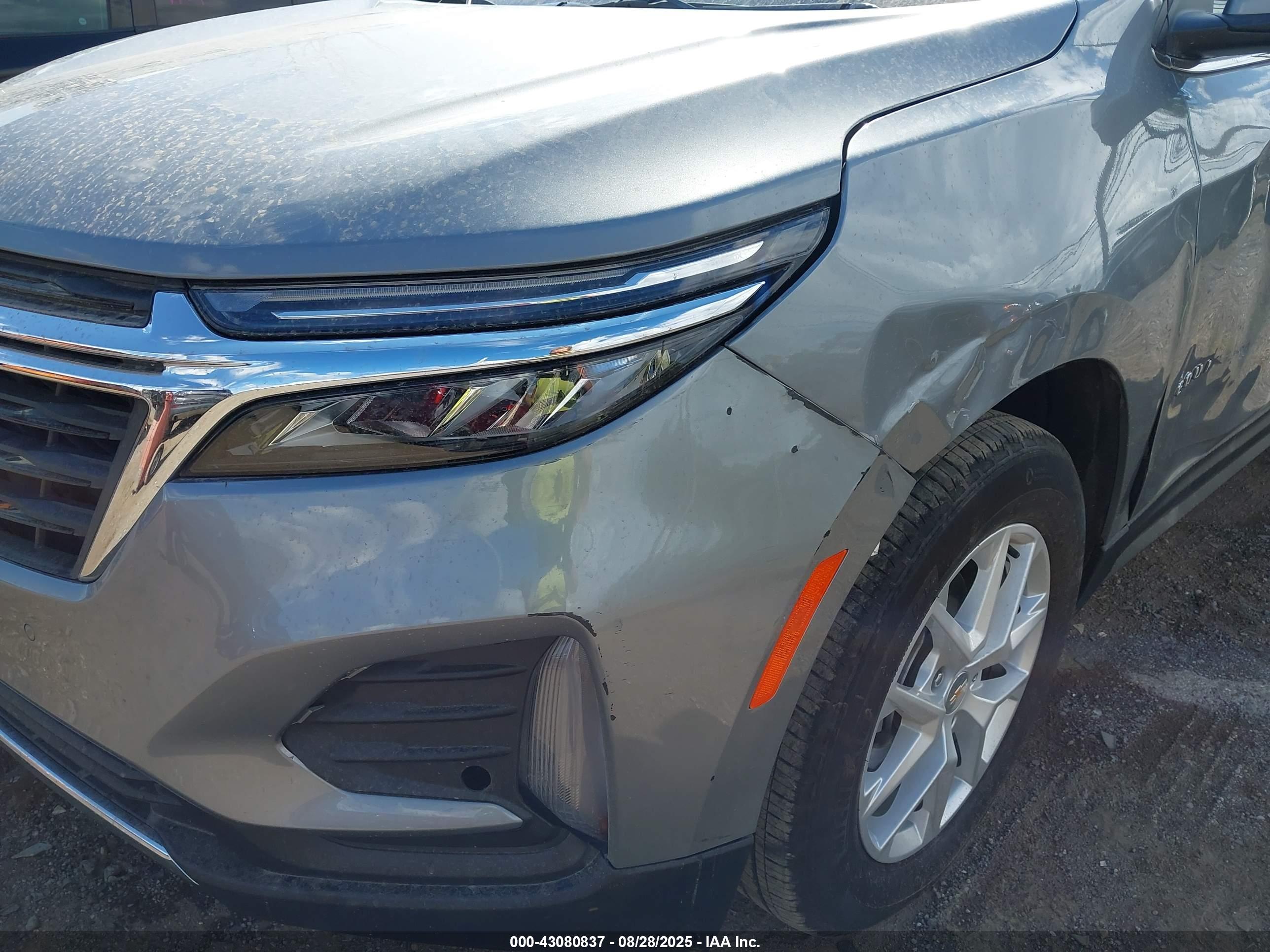 CHEVROLET EQUINOX image 6