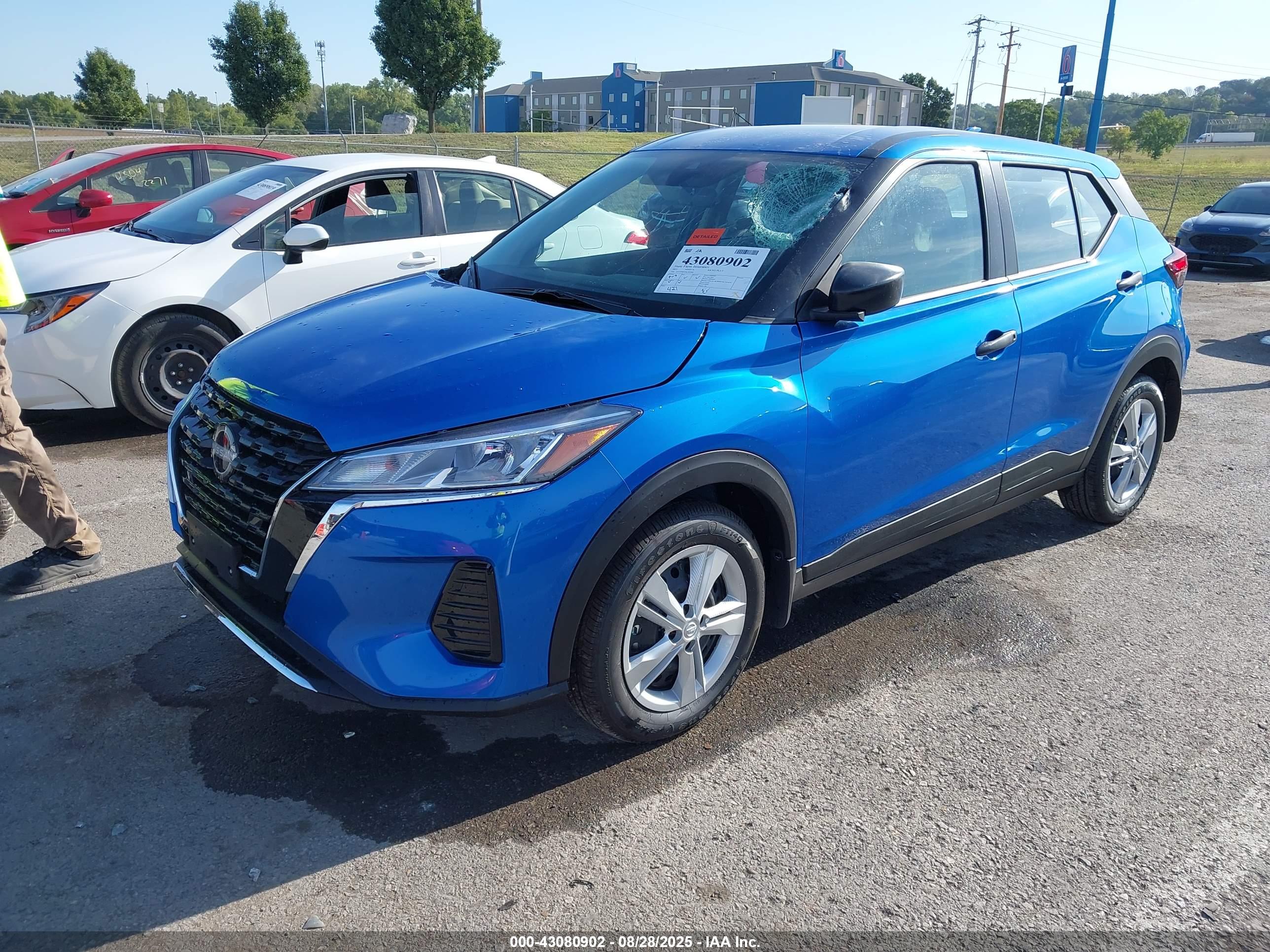 NISSAN KICKS image 2
