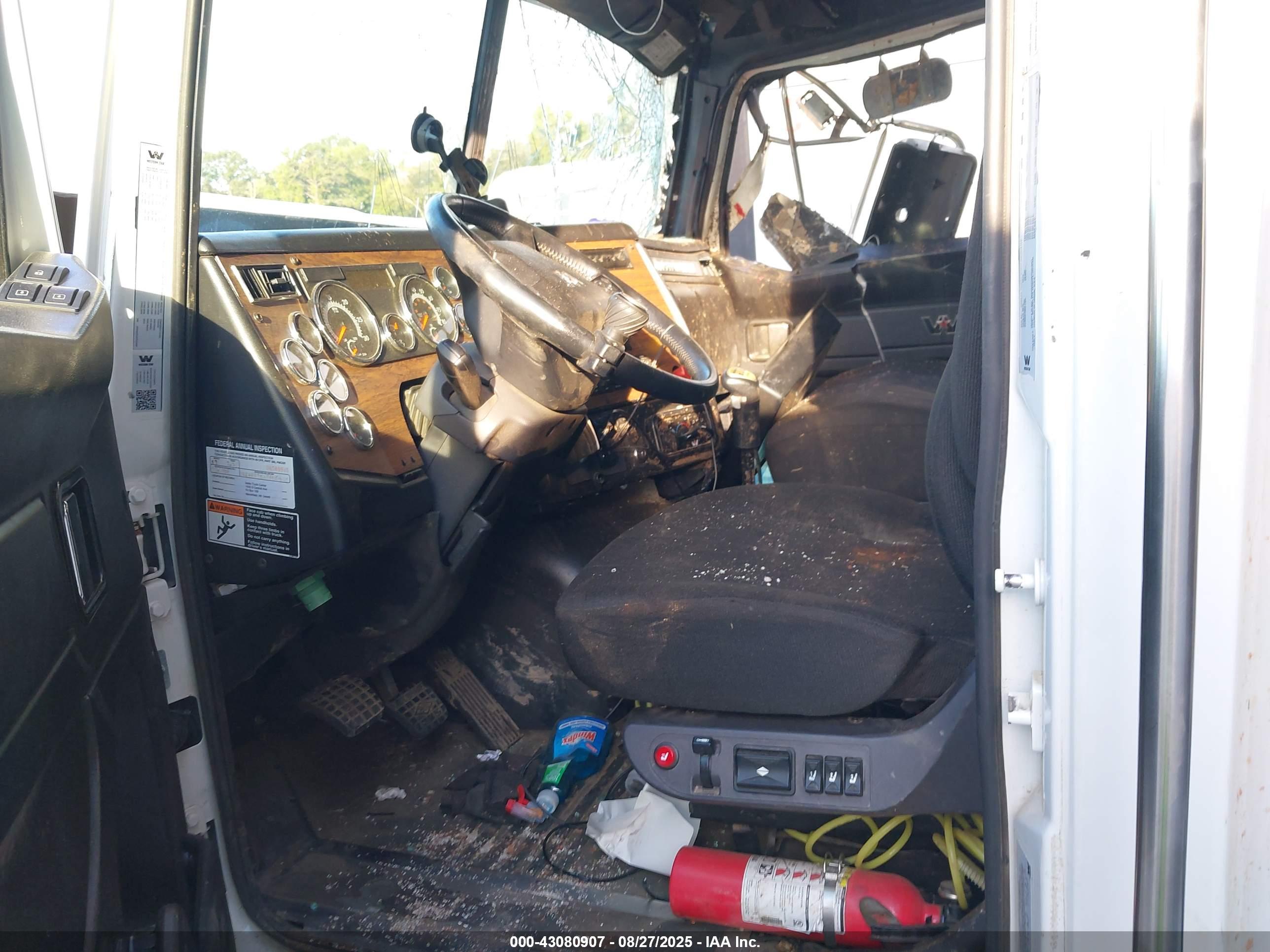 WESTERN STAR image 8
