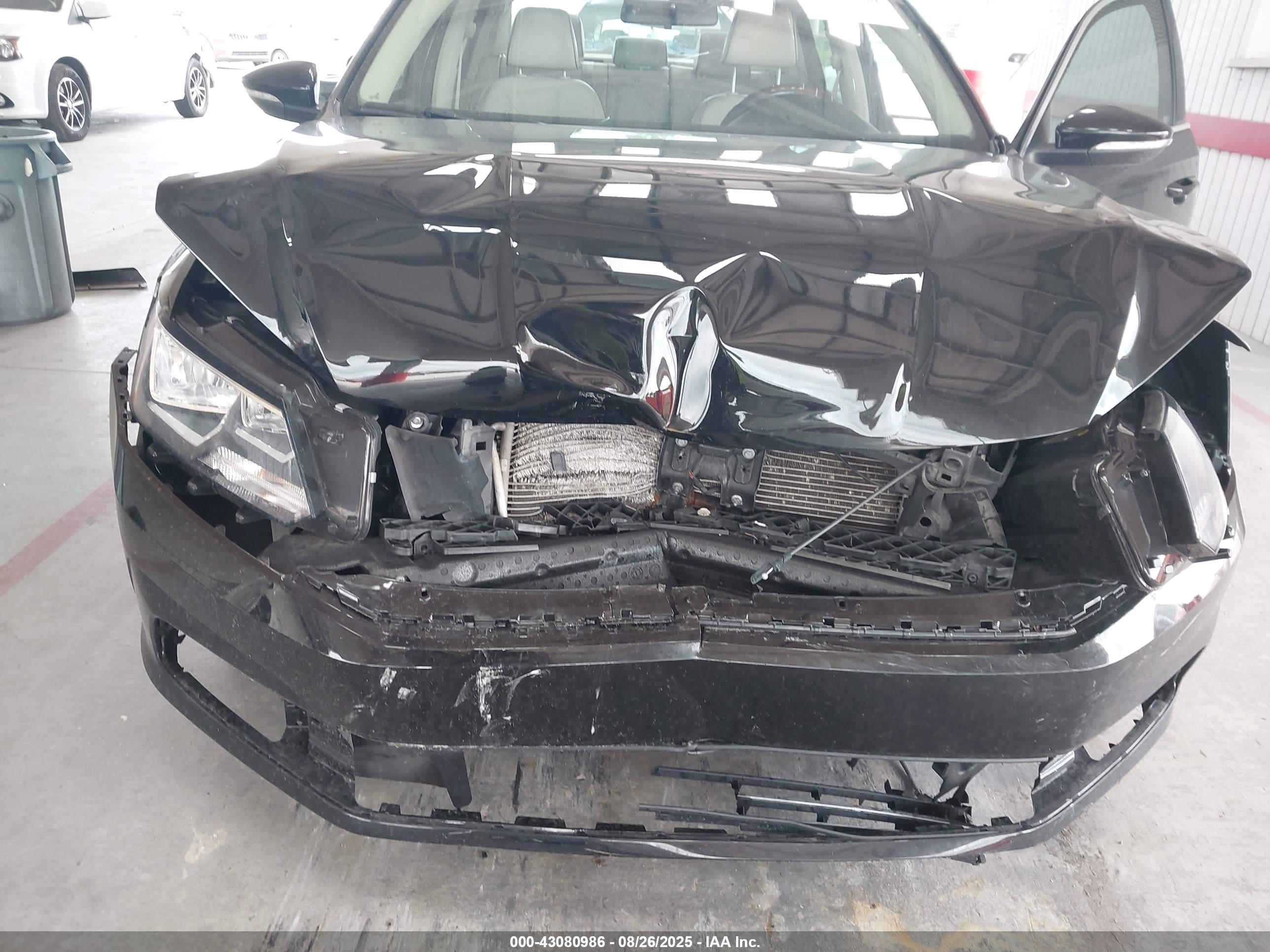 VOLKSWAGEN PASSAT image 6