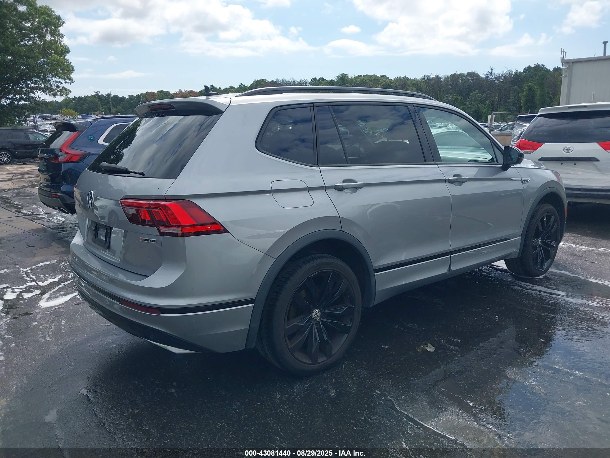 VOLKSWAGEN TIGUAN image 4