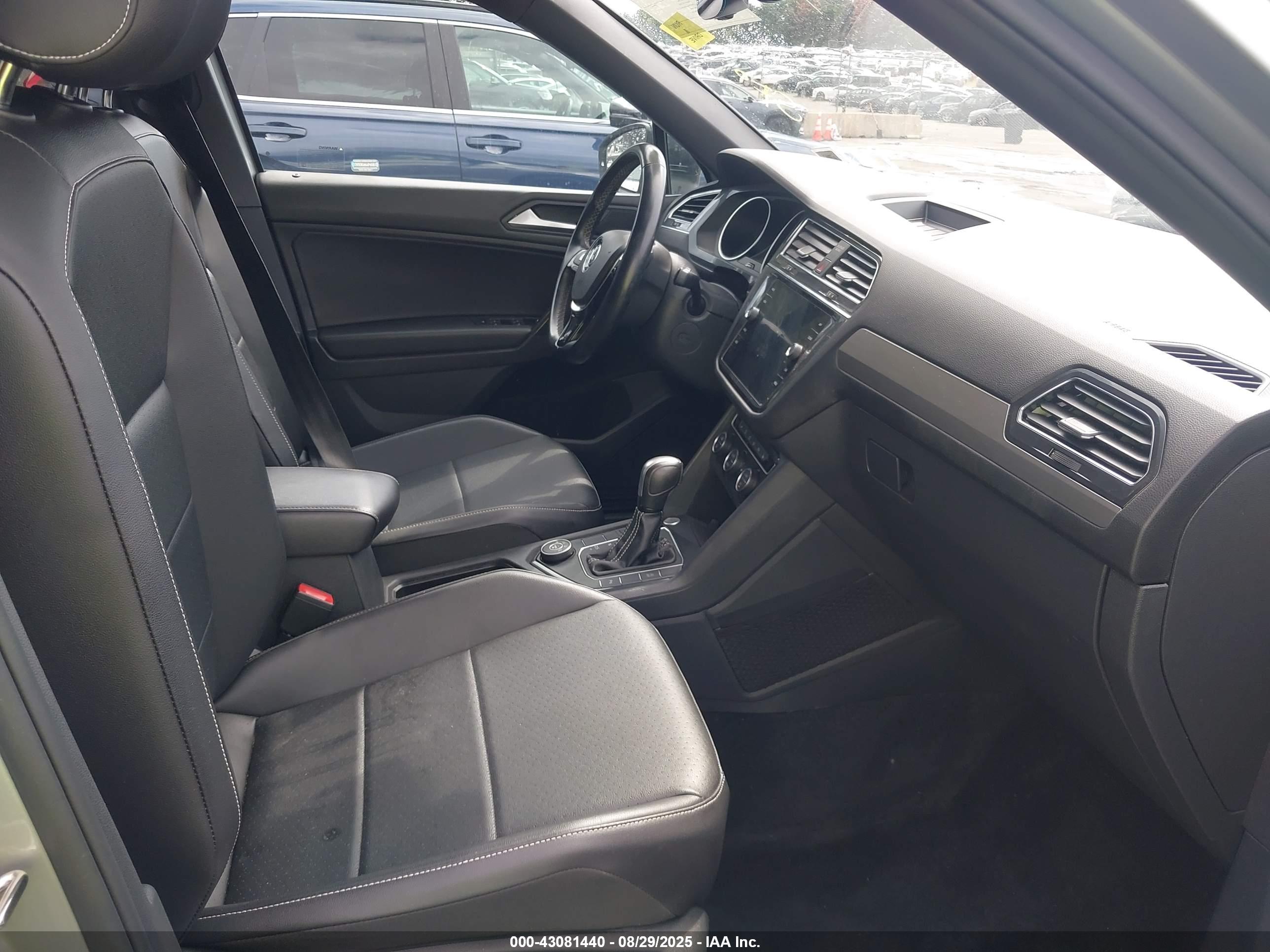 VOLKSWAGEN TIGUAN image 5