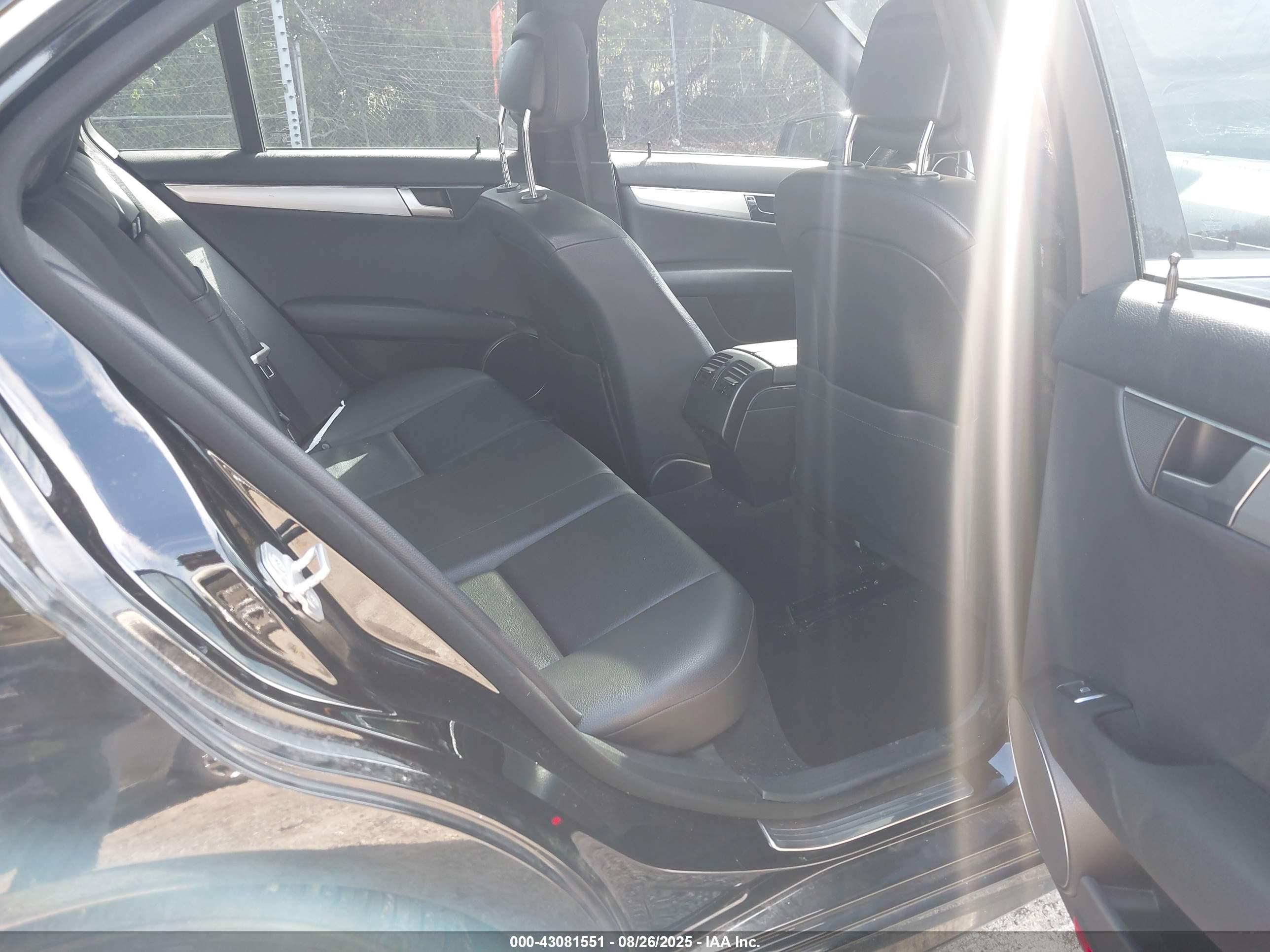 MERCEDES-BENZ C image 8