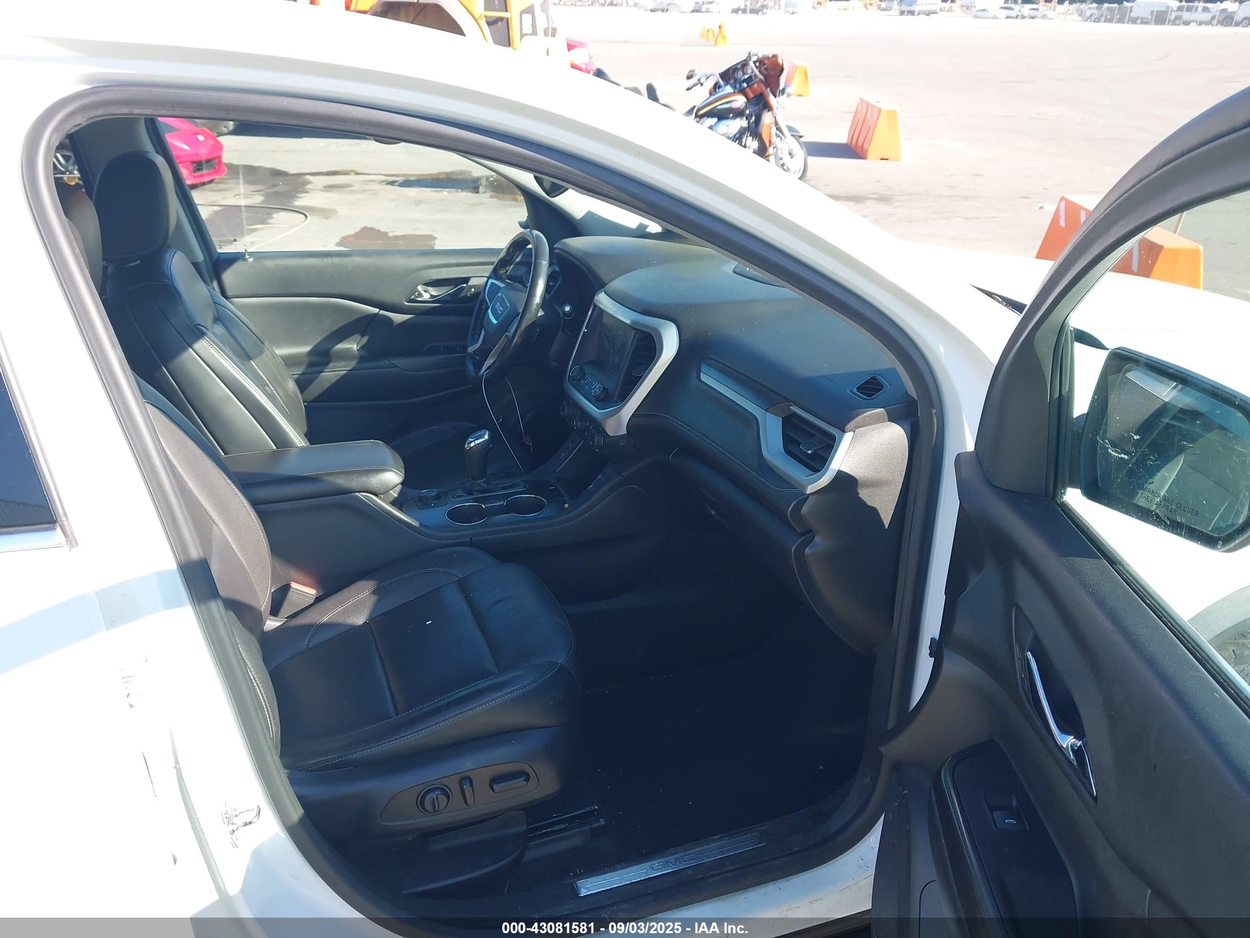 GMC ACADIA image 5