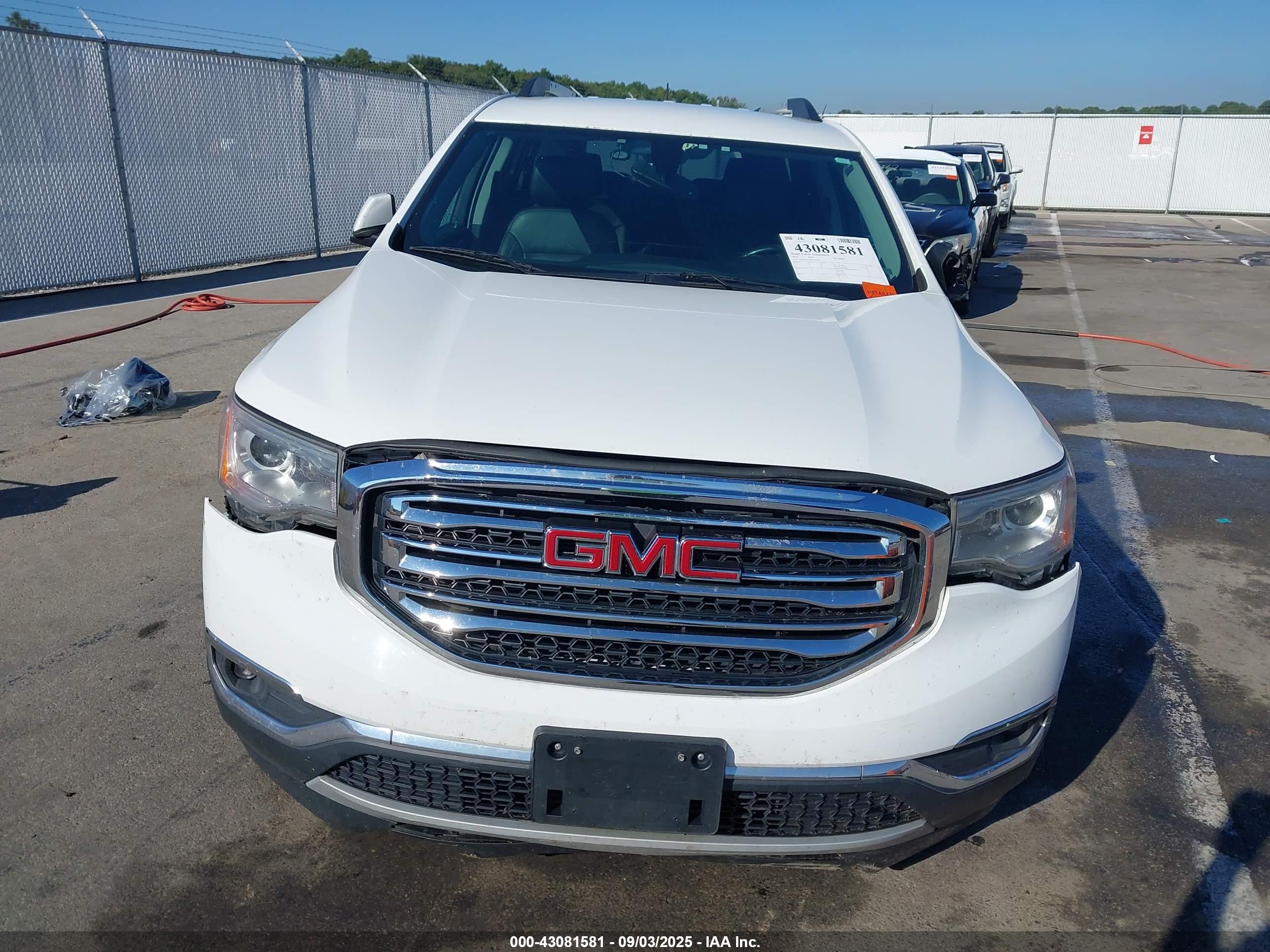 GMC ACADIA image 6